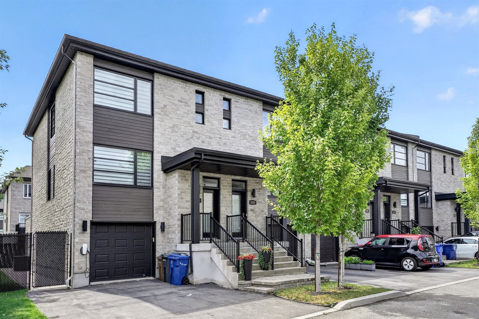 8307 Av. des Trembles — photo 1