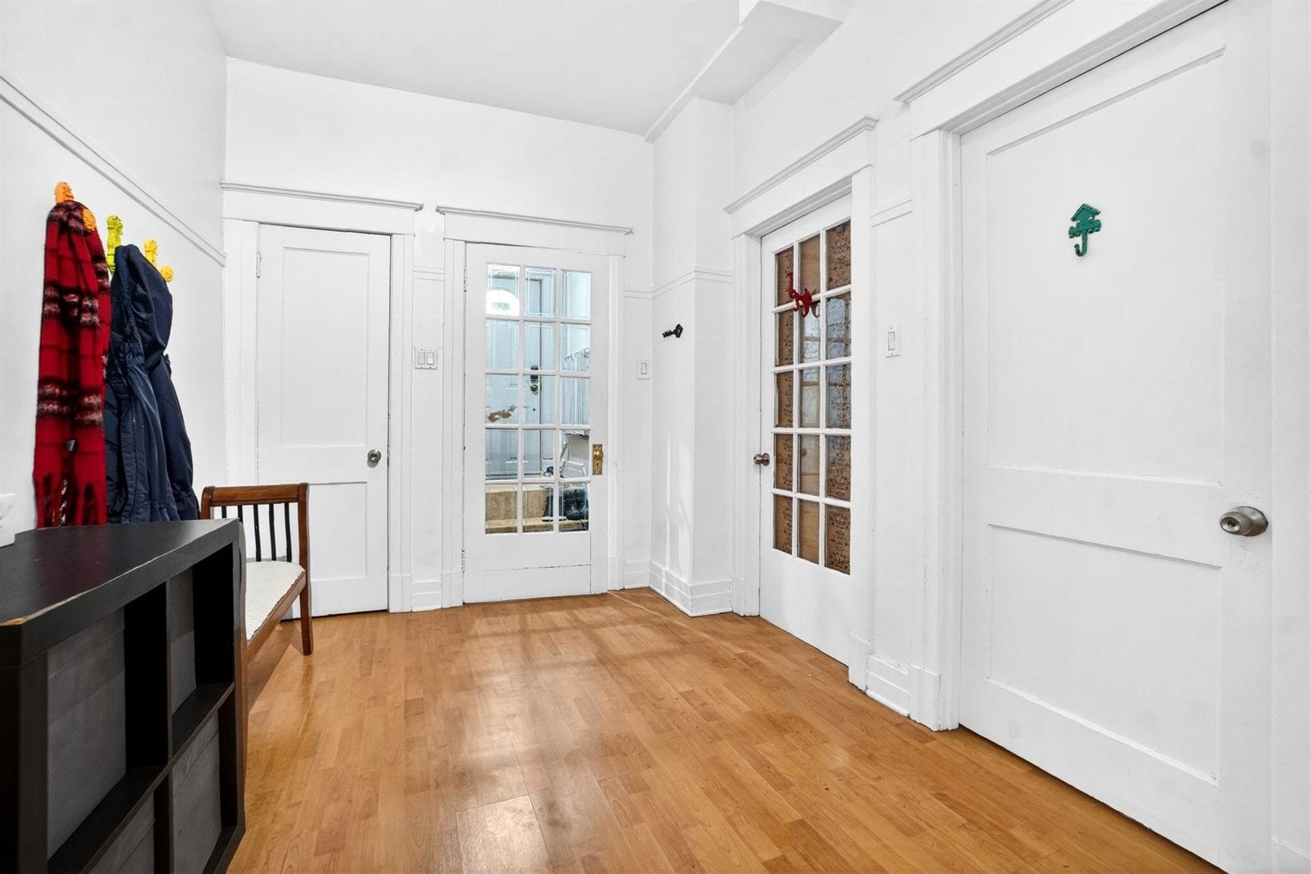 3301 Av. Van Horne — photo 3