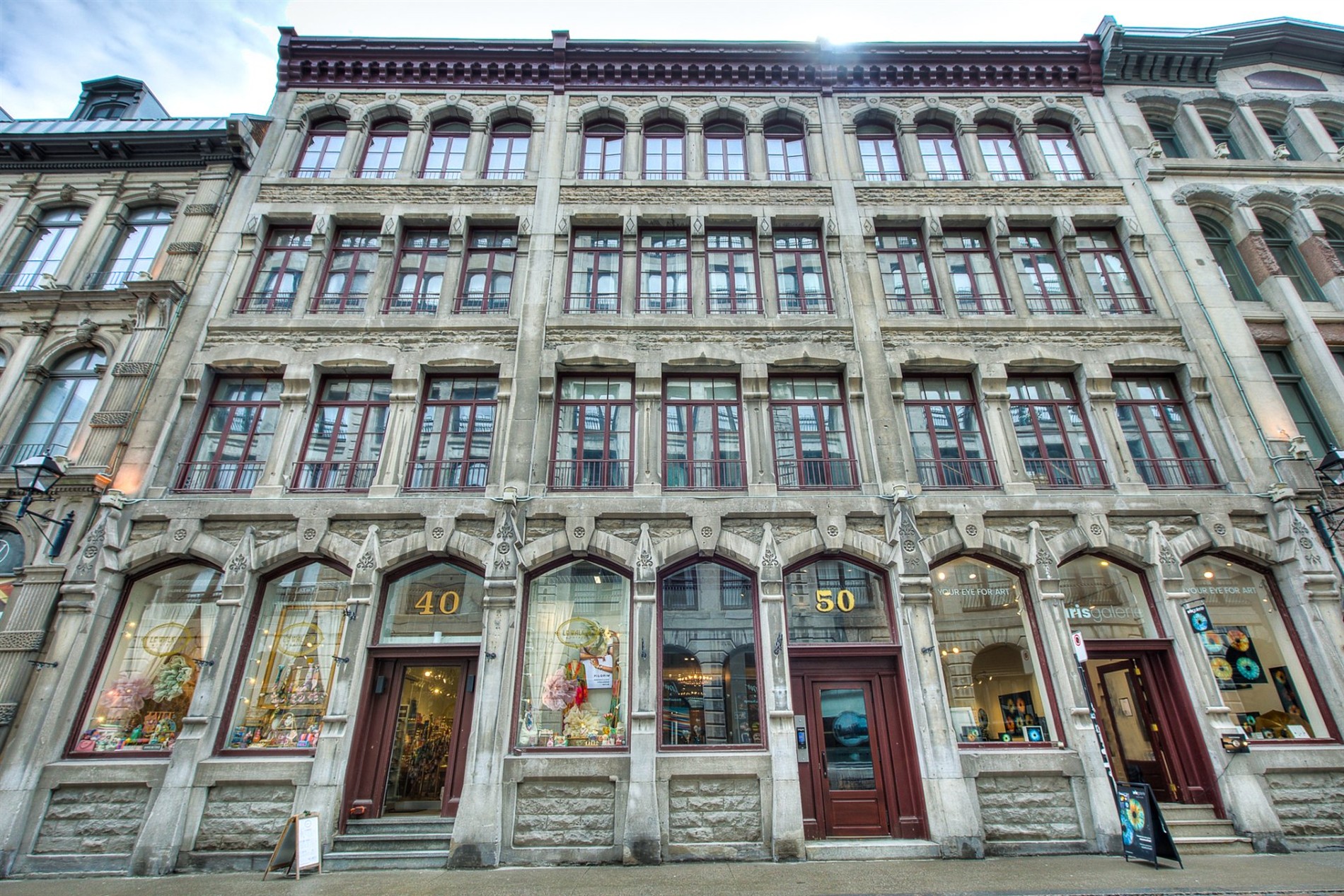 50 Rue St-Paul O. — photo 1