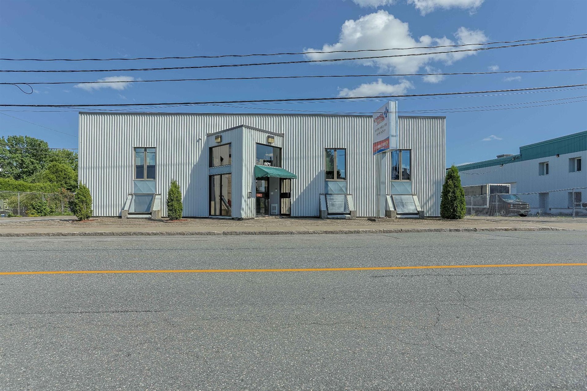 1171 3e Avenue — photo 1