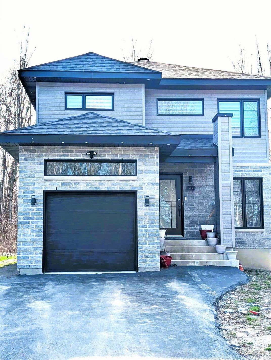 693 Av. de la Traversée — photo 1