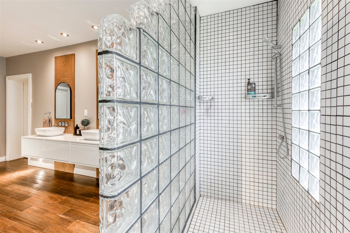 Photo 52