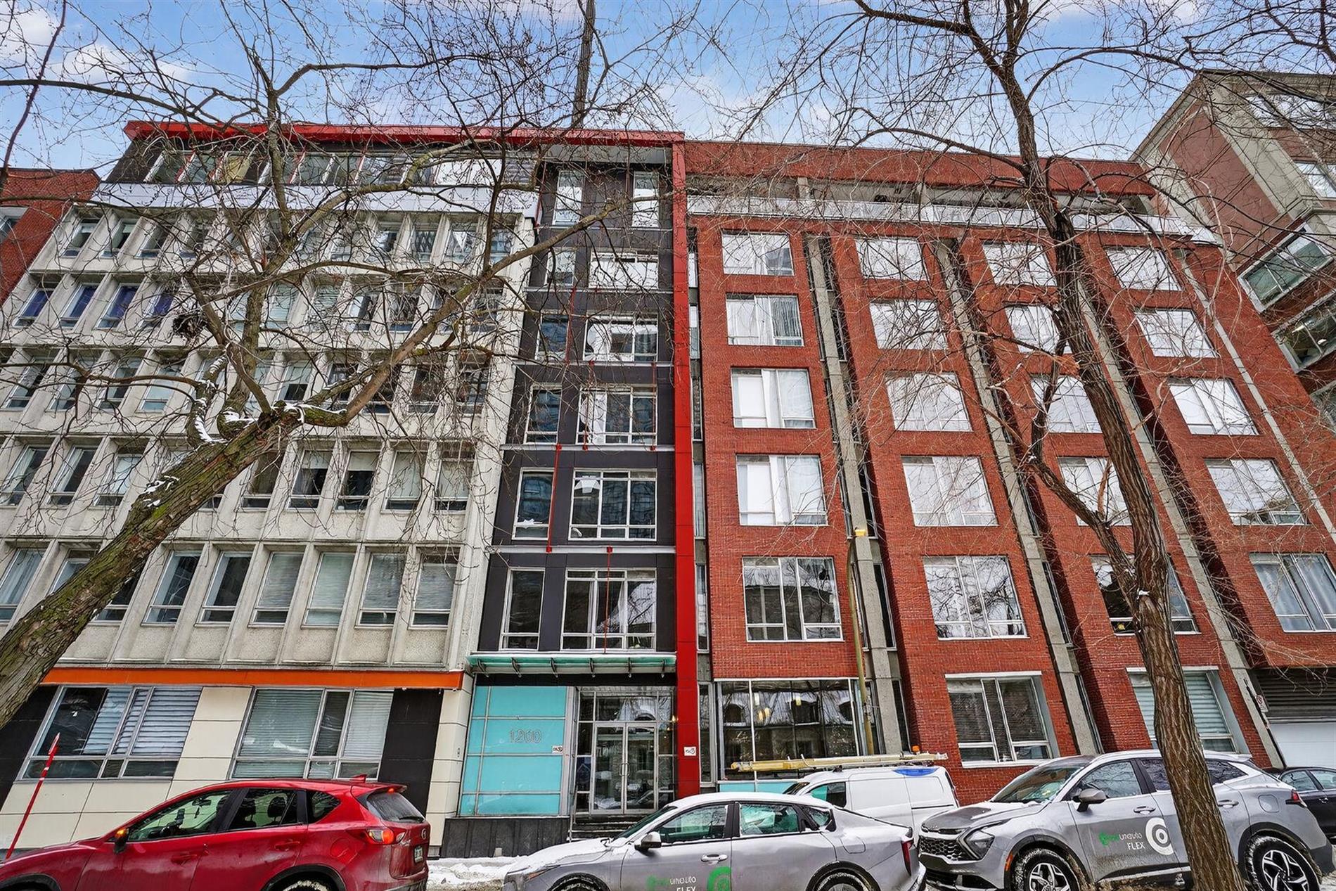 1200 Rue St-Alexandre — photo 1