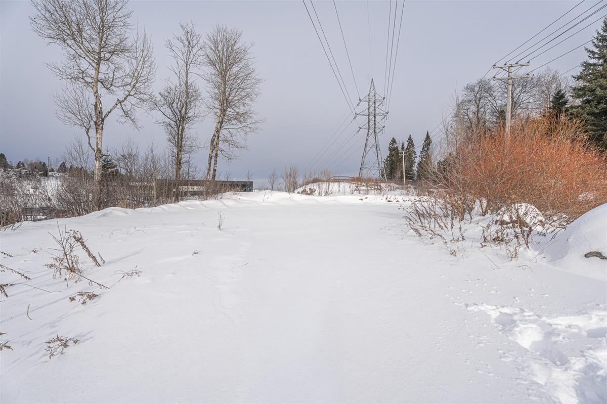 Photo 33