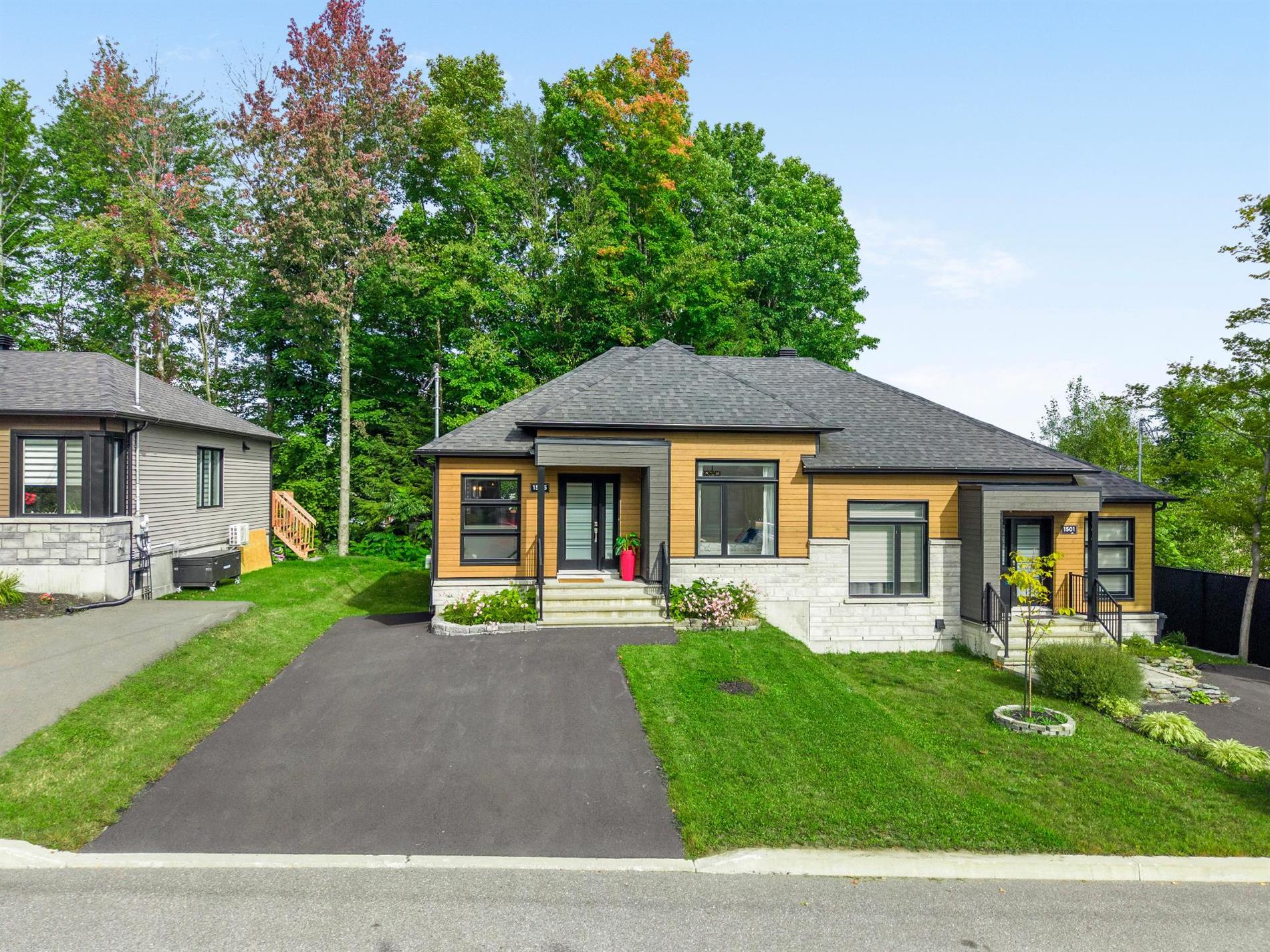 1505 Rue de l'Escaut — photo 1