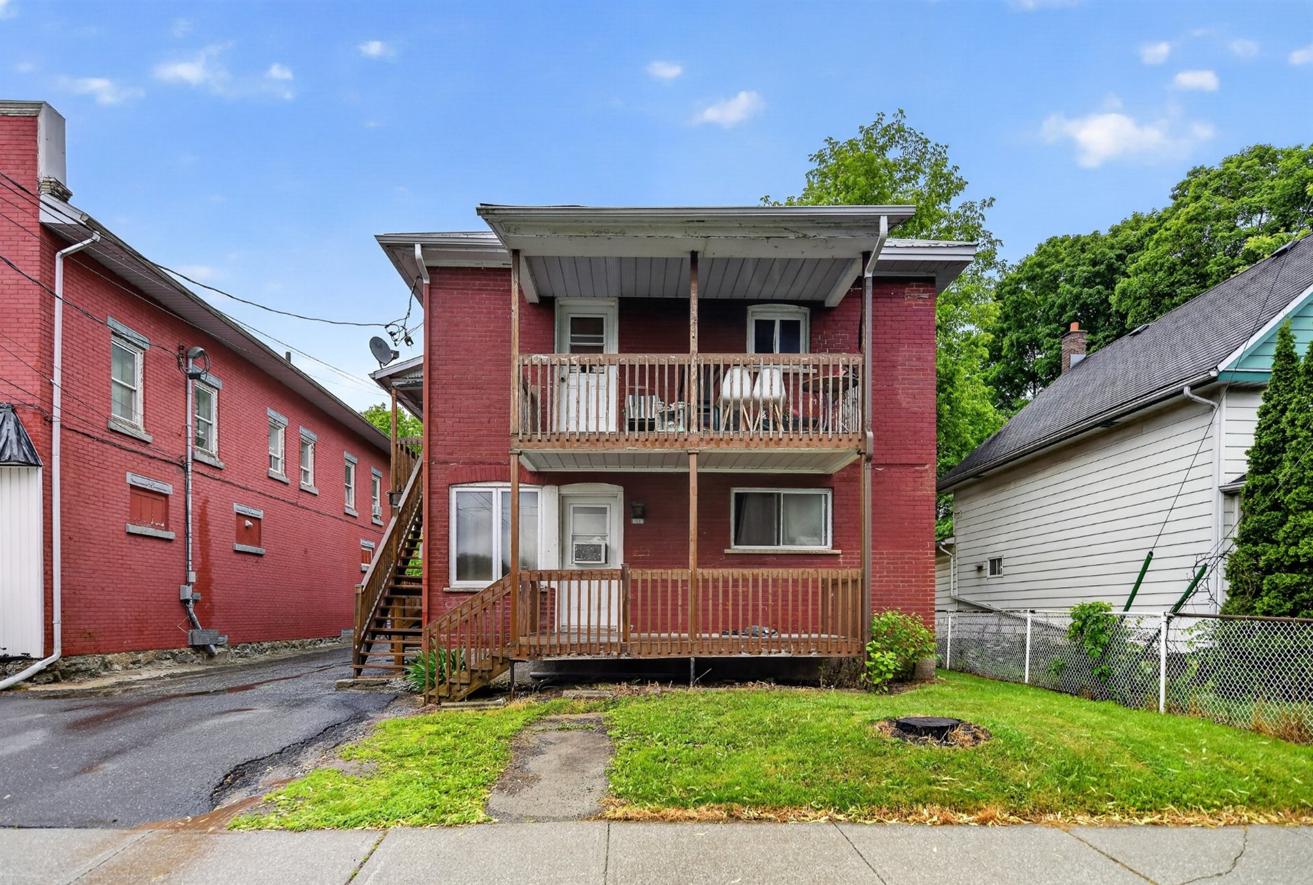 1110-1112 Rue Principale N. — photo 1