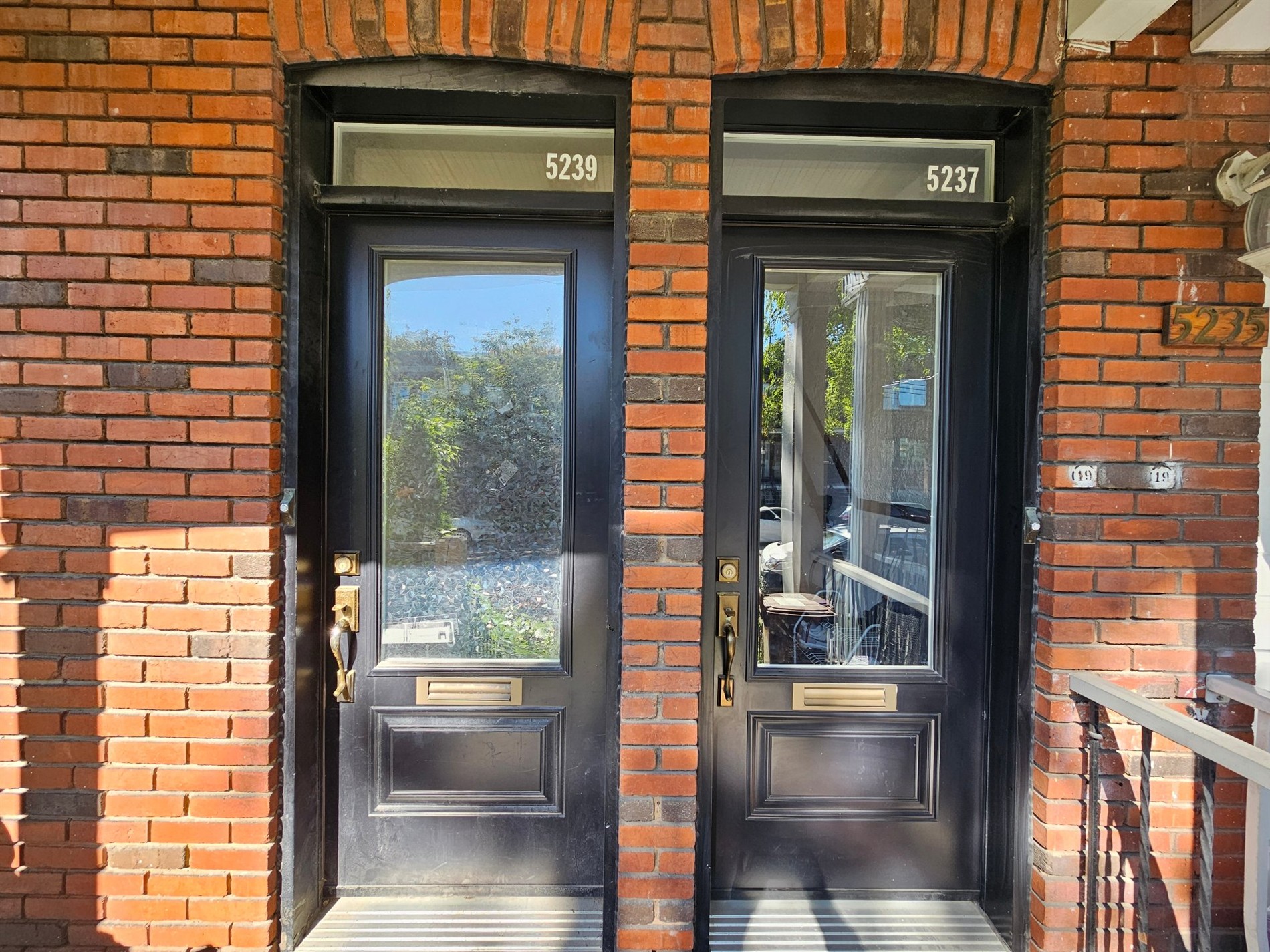 5237-5239 Rue Byron — photo 3