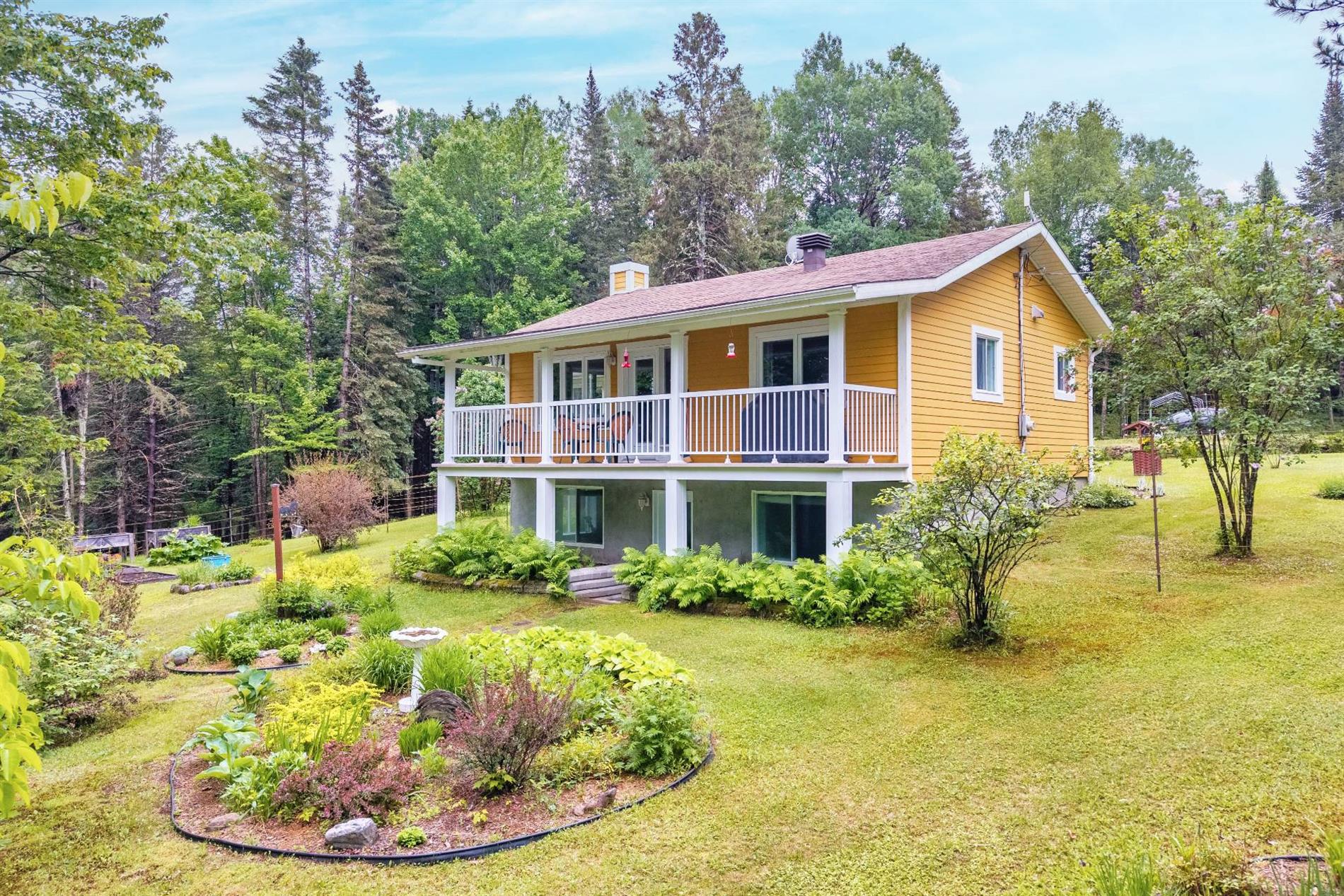 1451 Ch. du Lac-aux-Bois-Francs O. — photo 1
