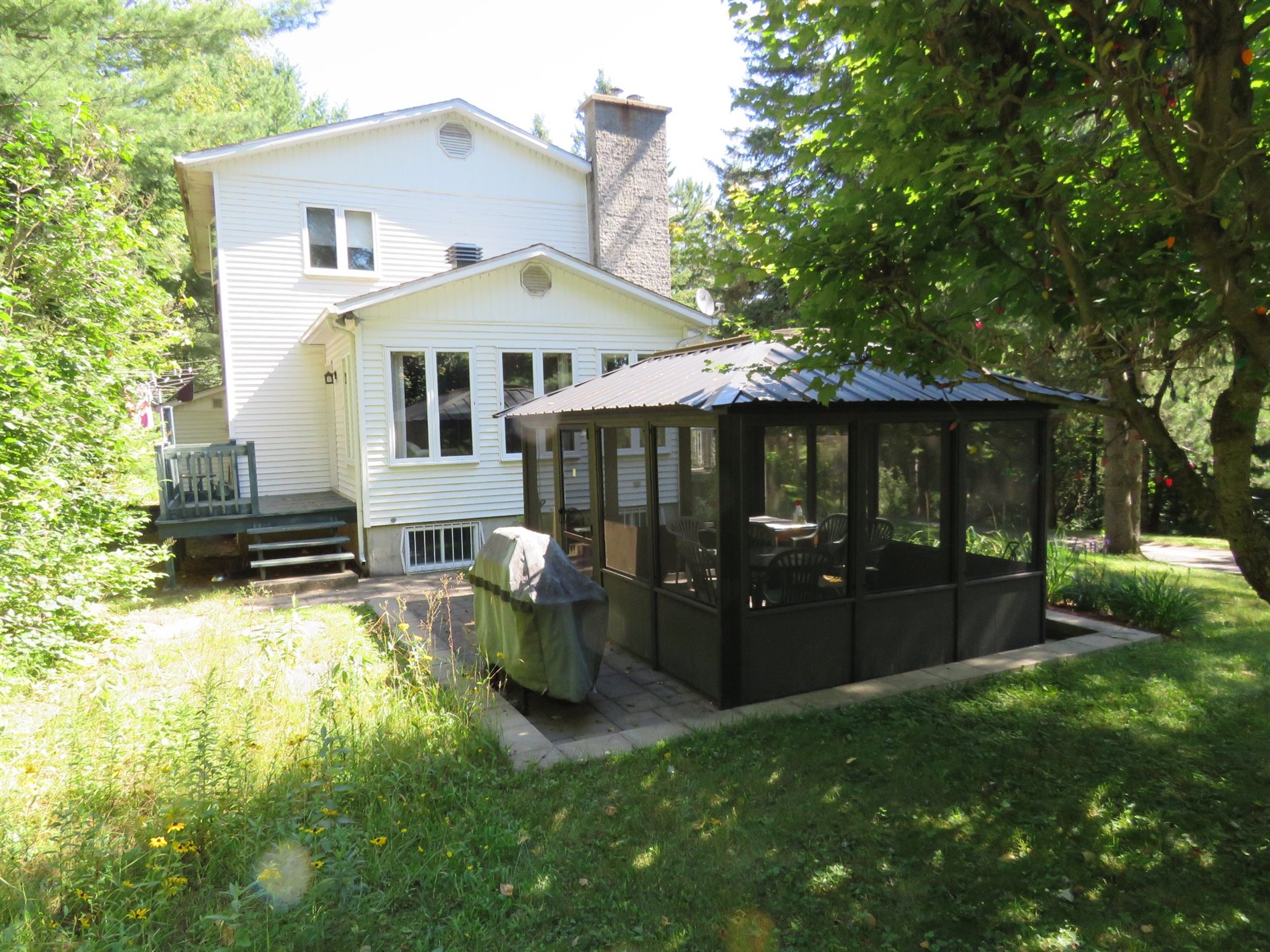 57 Rue Longpré — photo 2