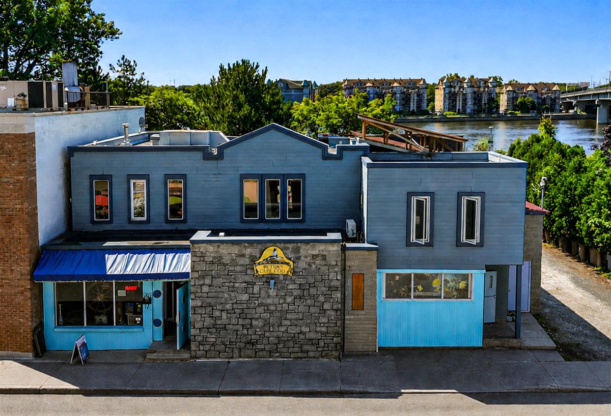 Commercial building / Office - 160 Rue Ste-Anne, Sainte-Anne-de-Bellevue