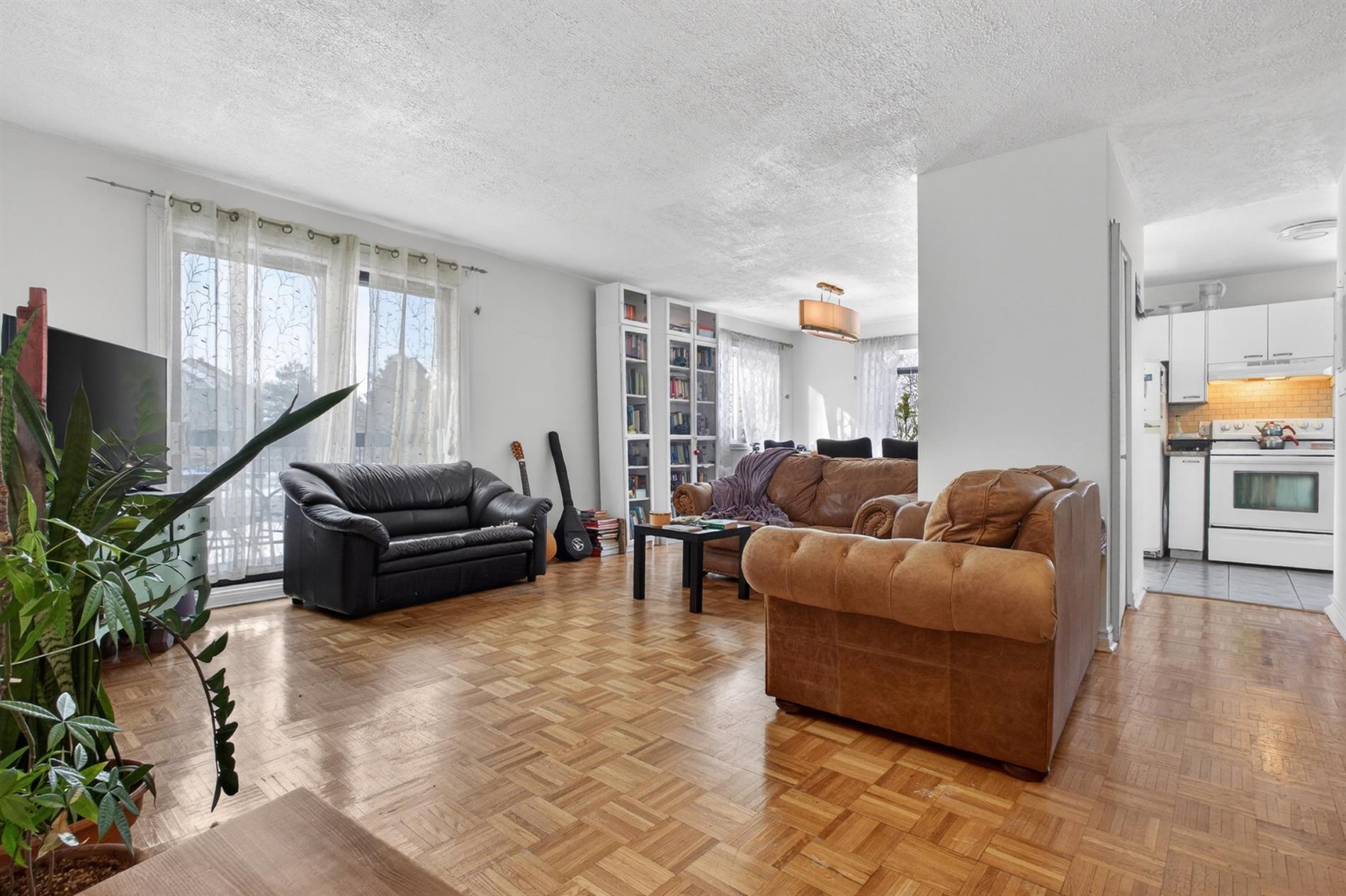 1-3304 Rue Mistral — photo 2