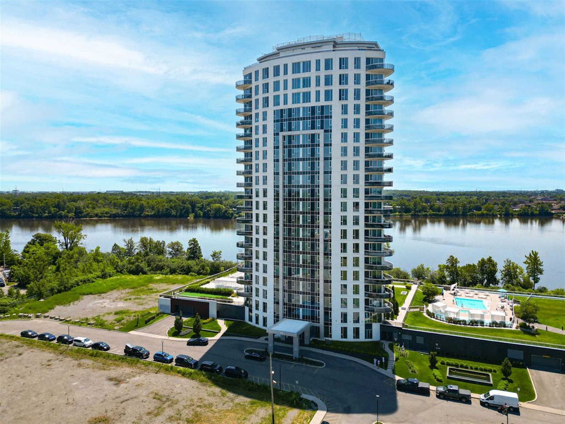 255 Rue Étienne-Lavoie — photo 1
