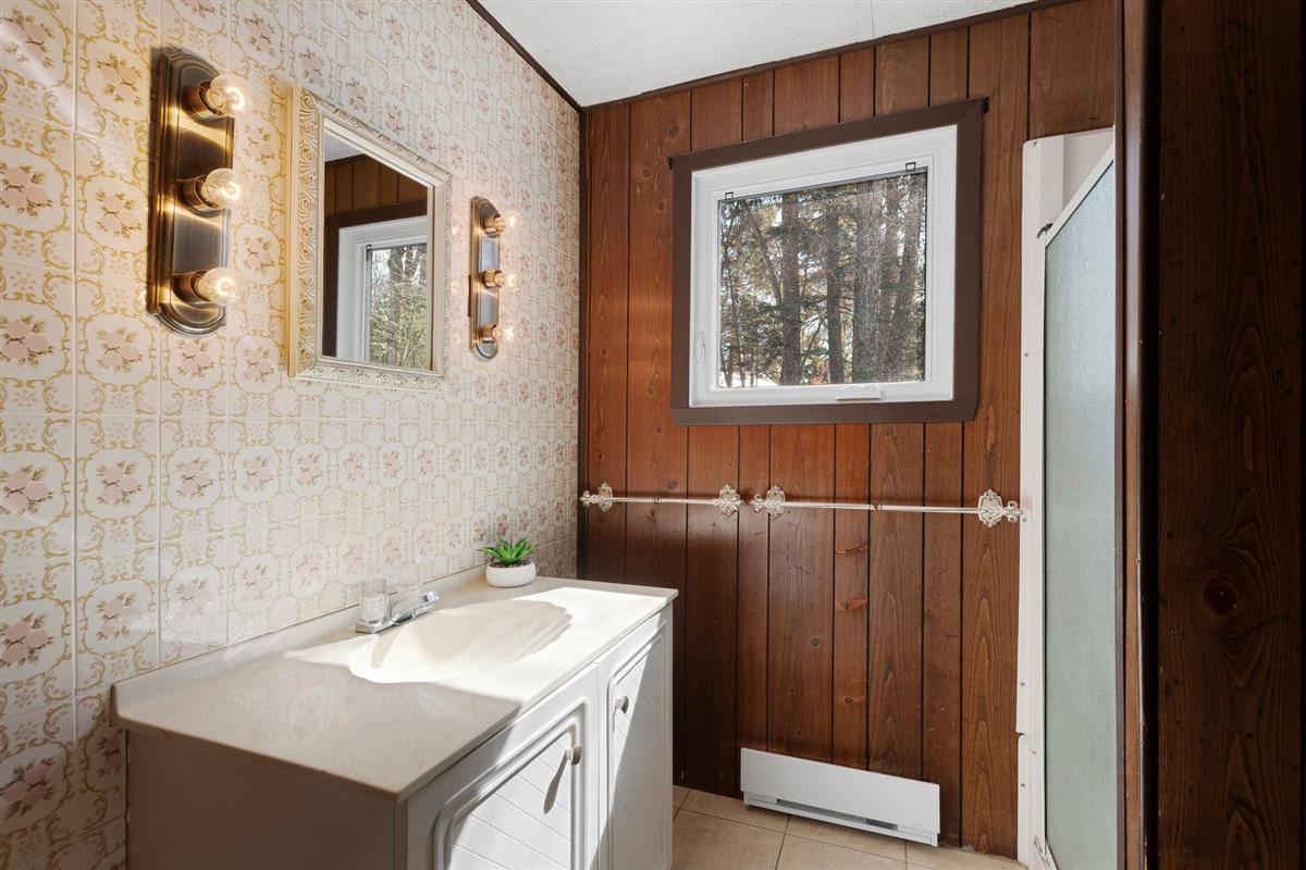 Vue 29 de la propriété réf. 12820780 – 1208 Ch. de Ste-Anne-des-Lacs J0R 1B0