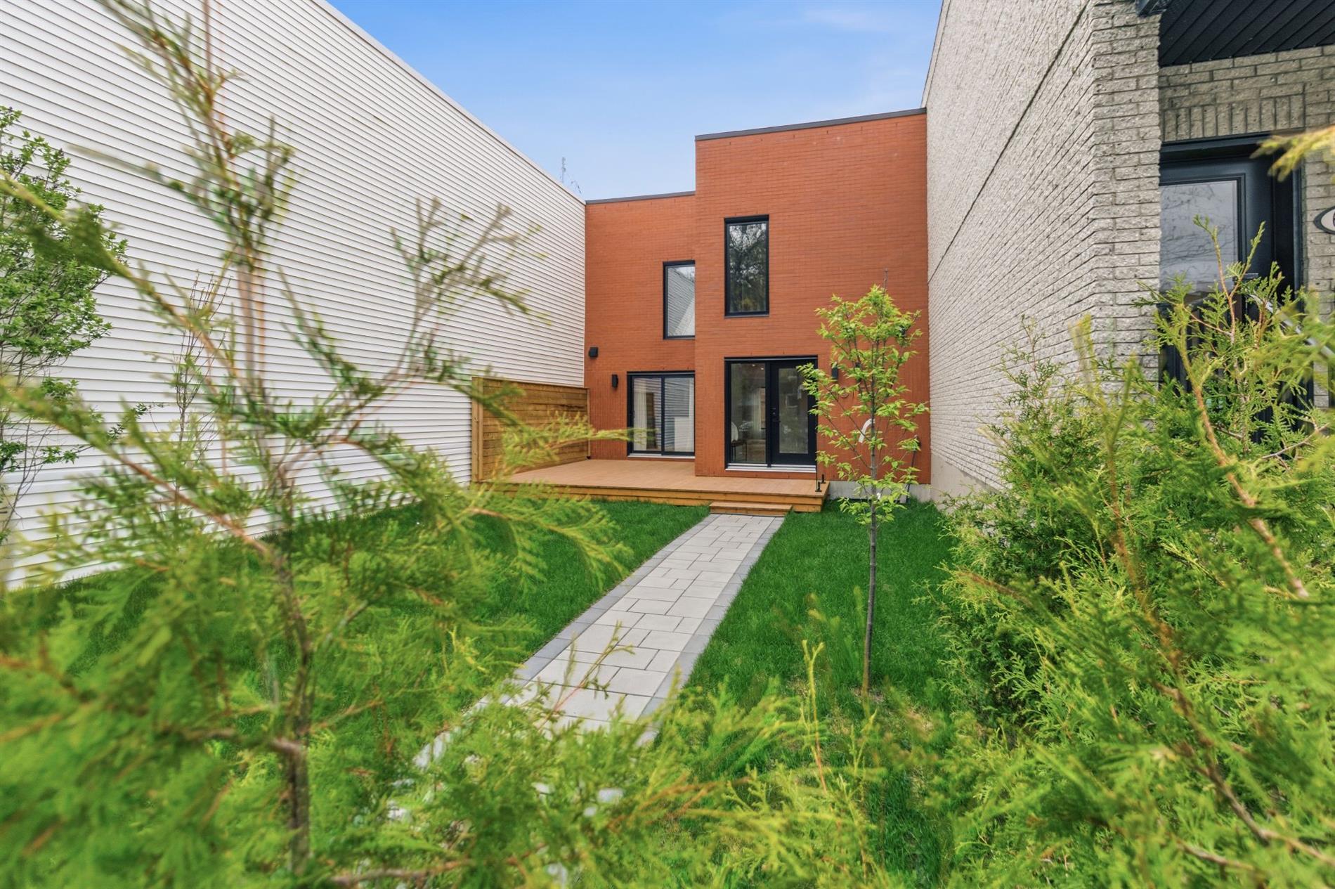 6015 Rue de Bordeaux