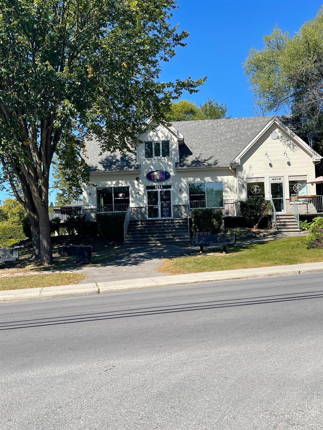 421A-421B Ch. de la Grande-Côte — photo 2