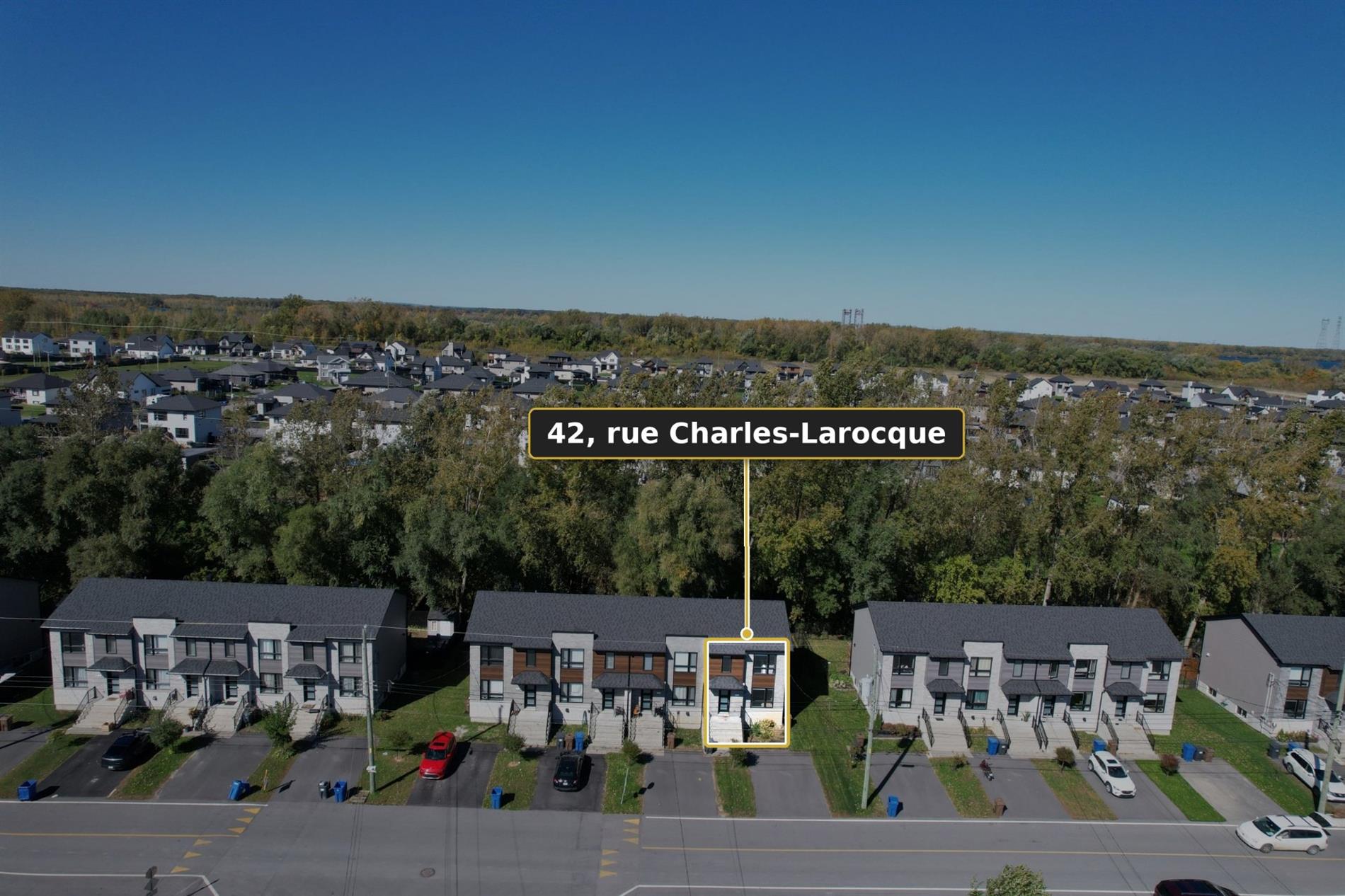 42Z Rue Charles-Larocque — photo 3