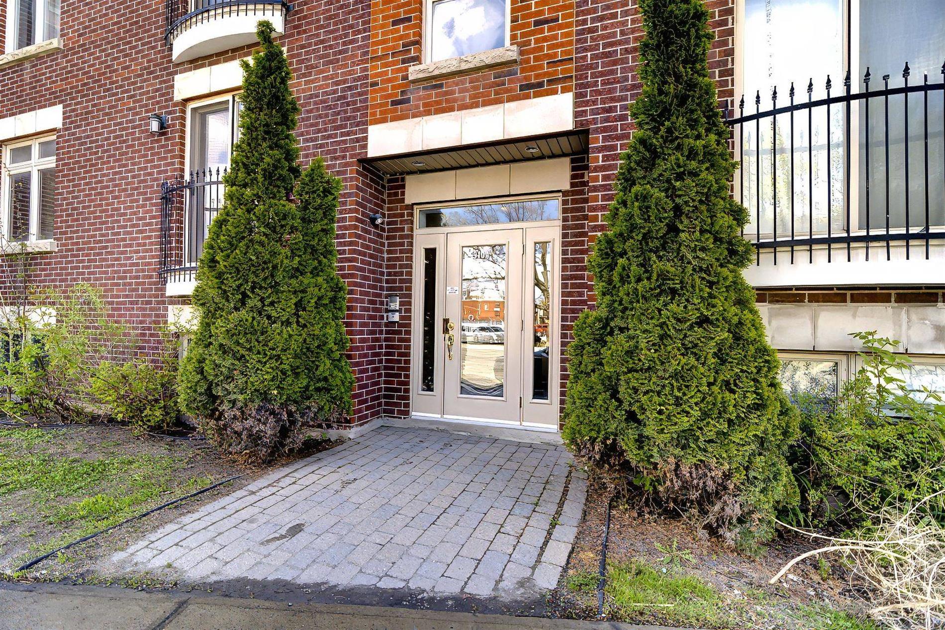 002-9104 Rue Notre-Dame E. — photo 2