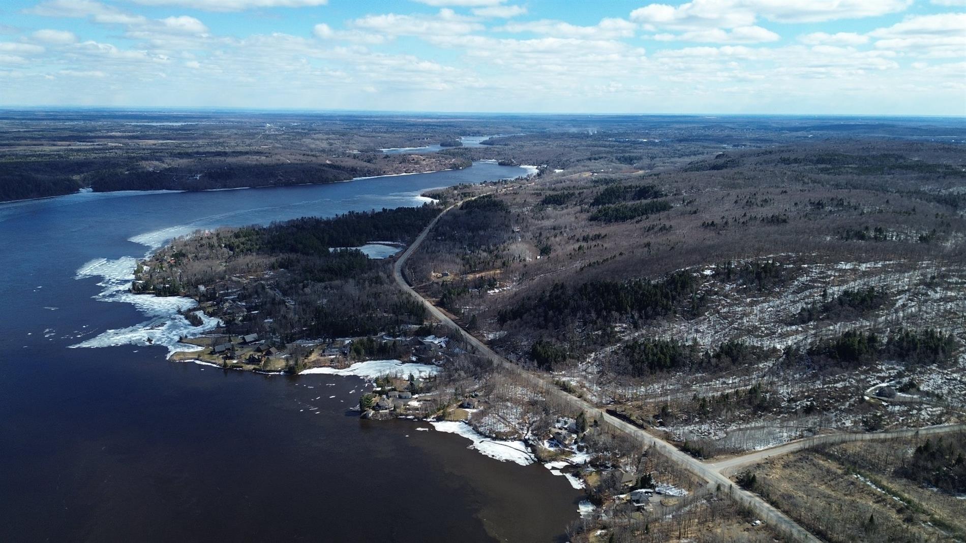 56 Ch. de St-Jean-des-Piles — photo 3