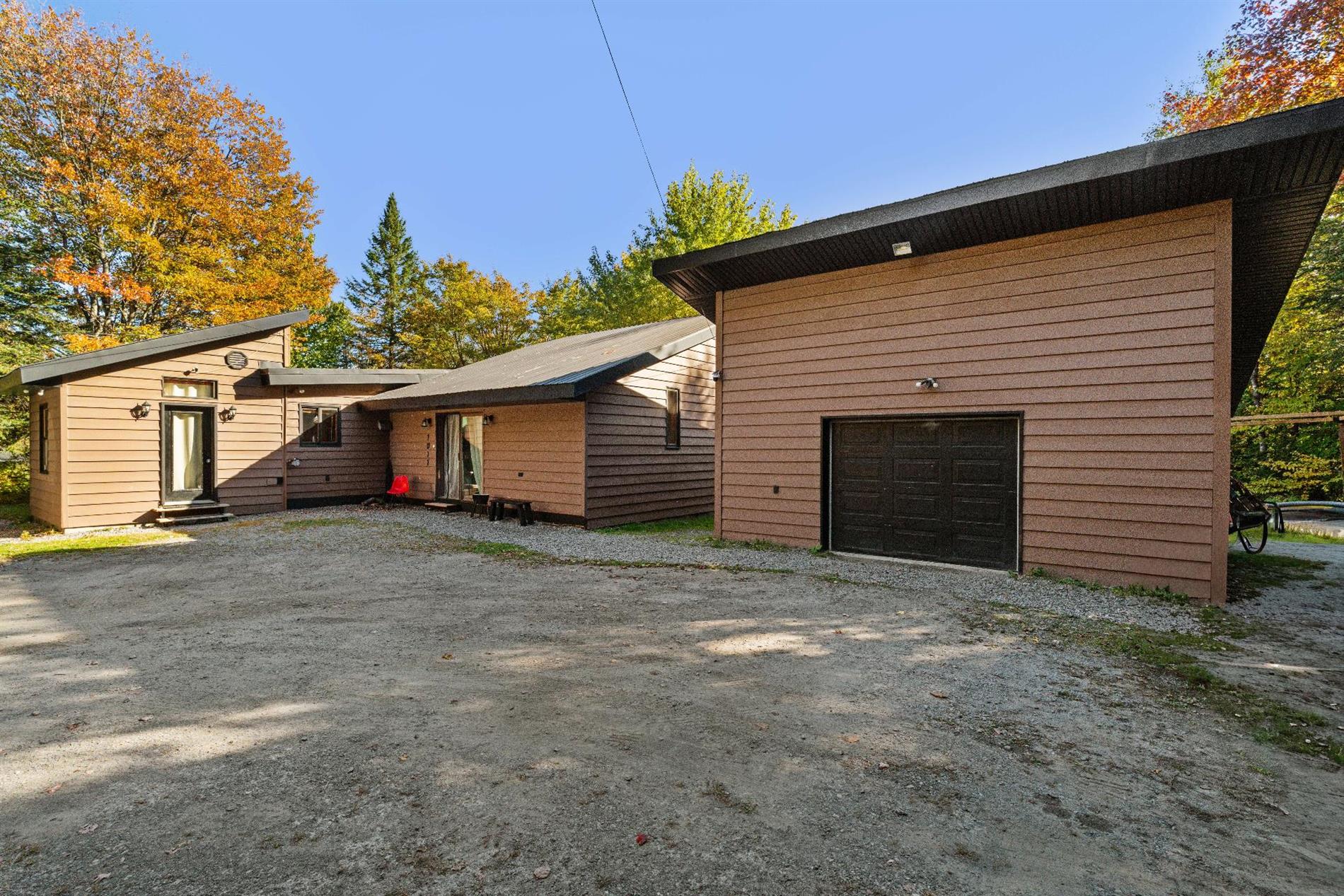 1011 Ch. Abercrombie — photo 2