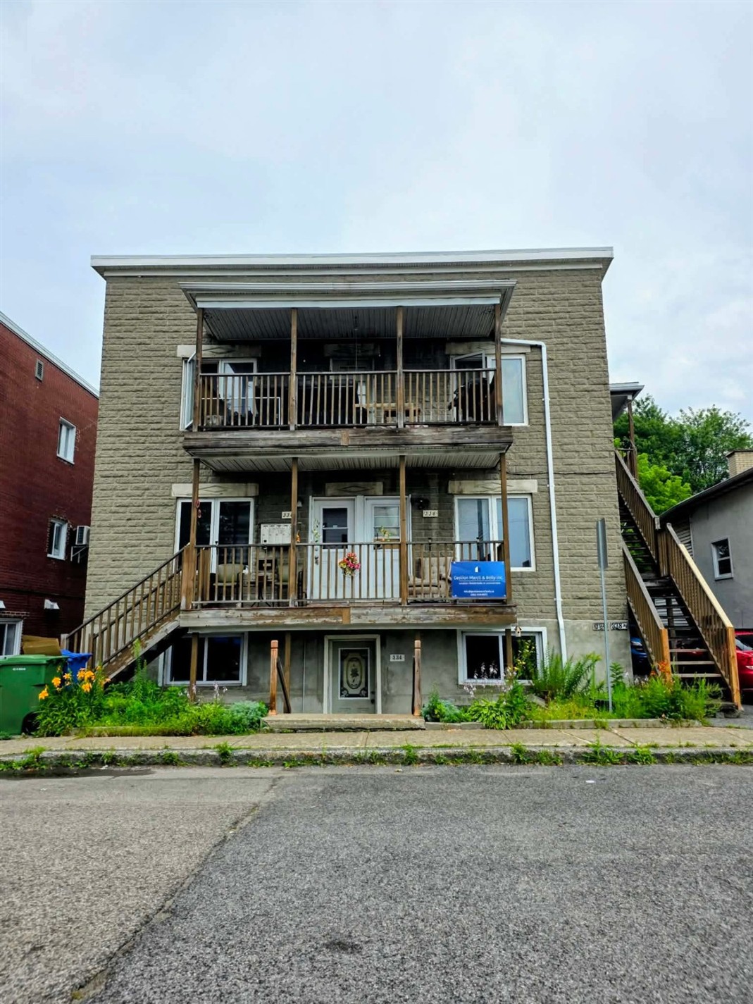 334-338 Av. Bernatchez — photo 1