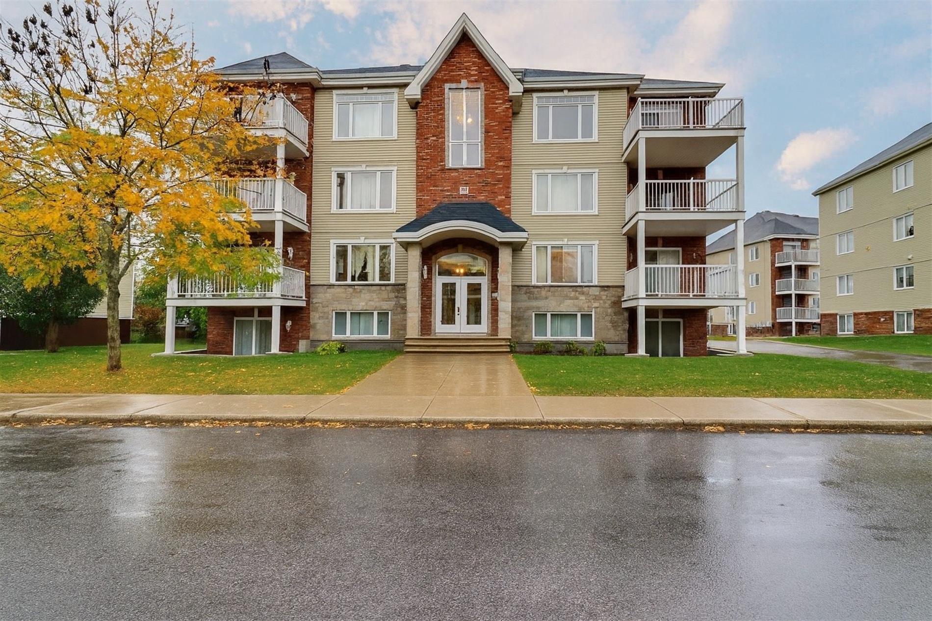 4-113 Rue St-Hubert — photo 1