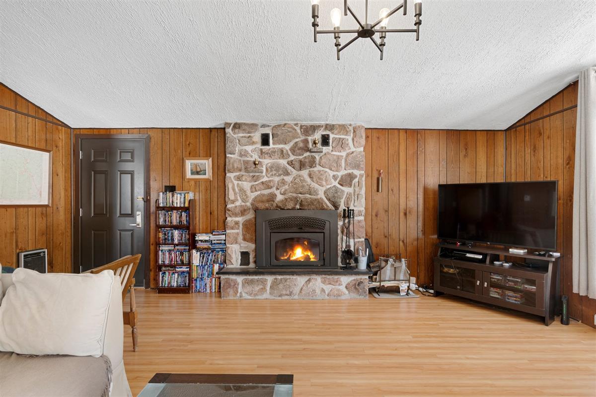 Vue 20 de la propriété réf. 12820780 – 1208 Ch. de Ste-Anne-des-Lacs J0R 1B0