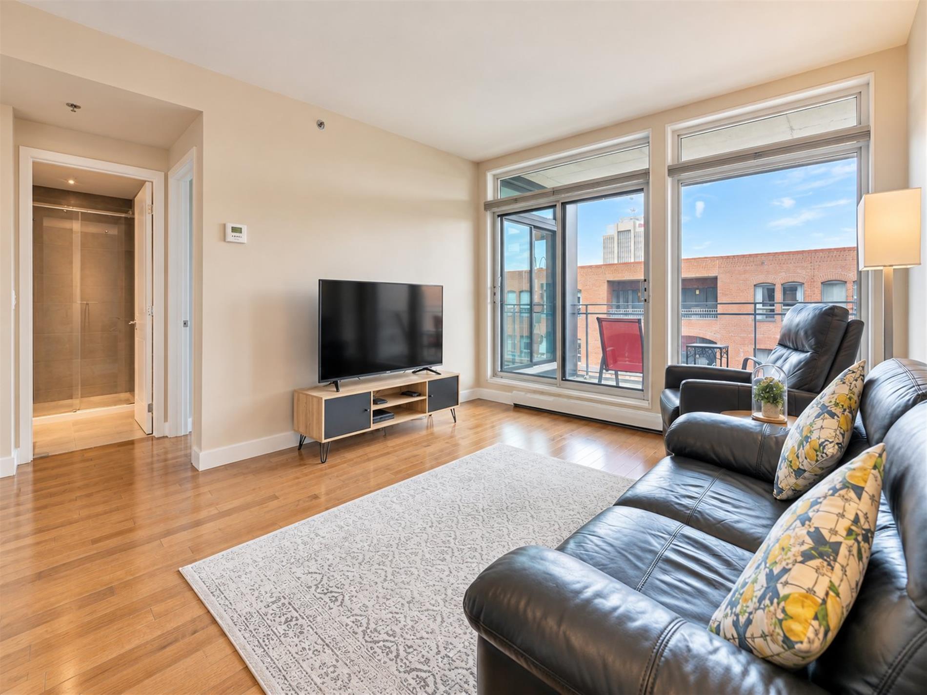 706-1175 Av. Turnbull — photo 3