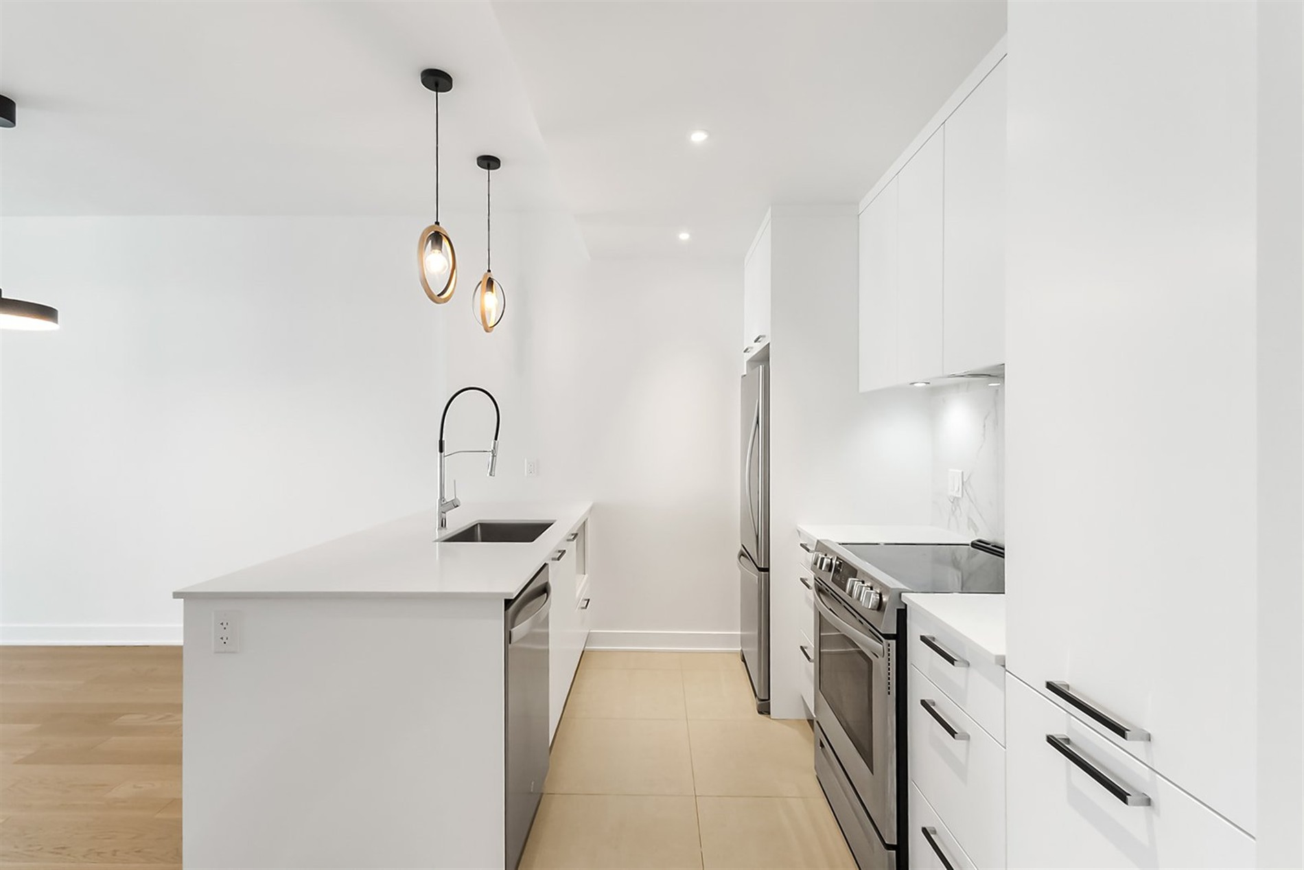 820A-1400 Rue Ottawa — photo 3