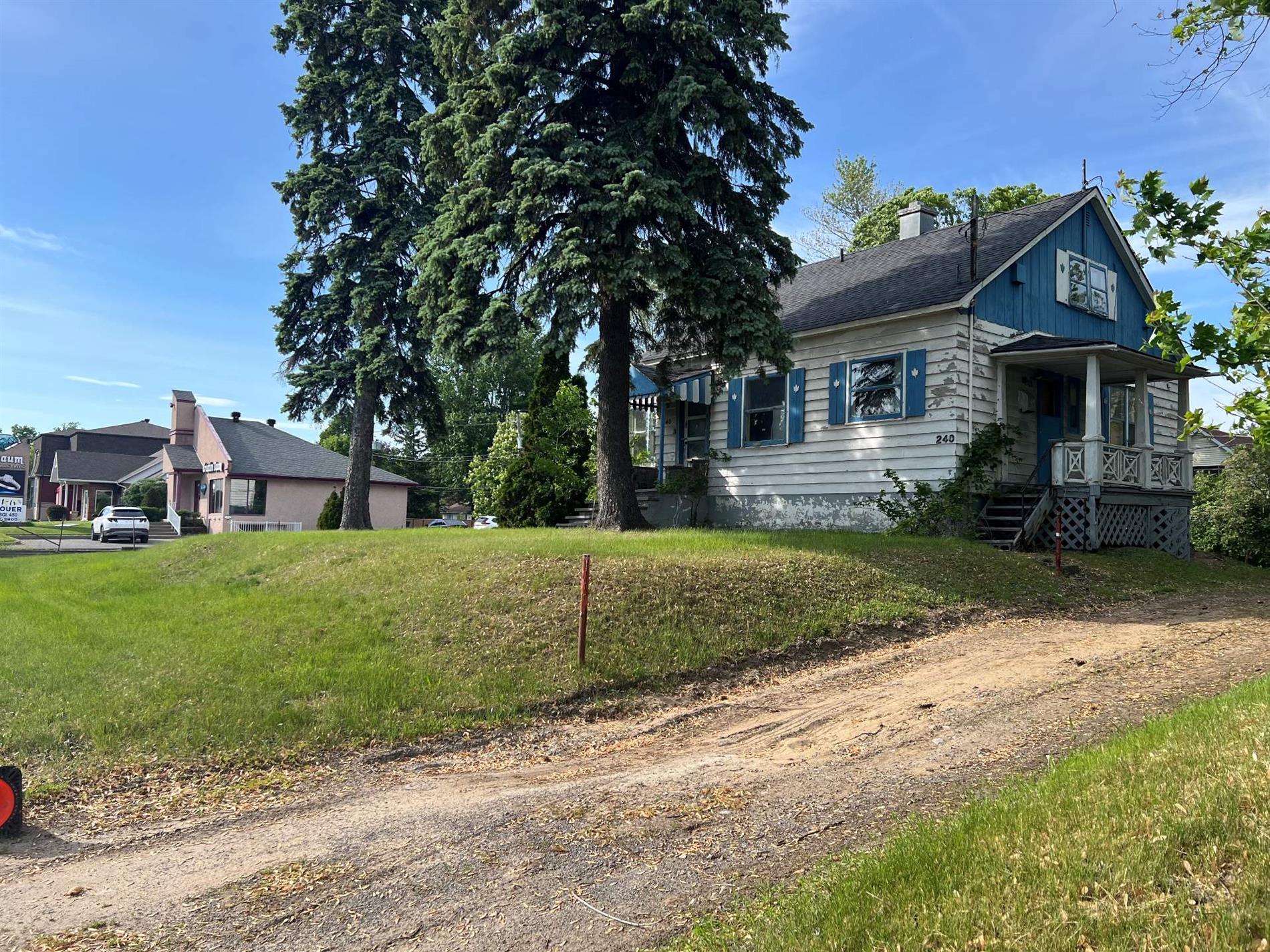 240 Boul. Labelle — photo 2