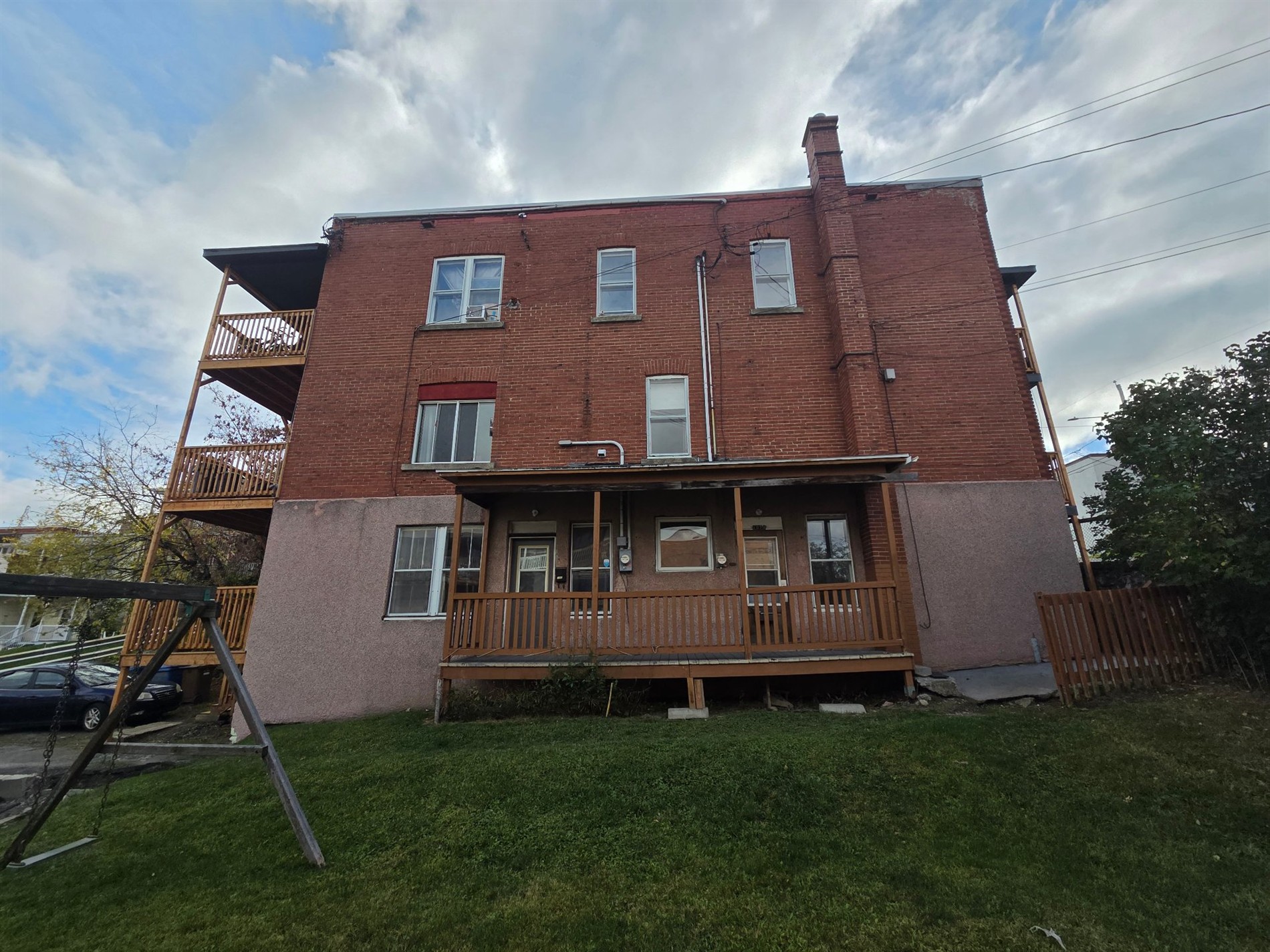 1078-1094 Rue St-Paul — photo 2