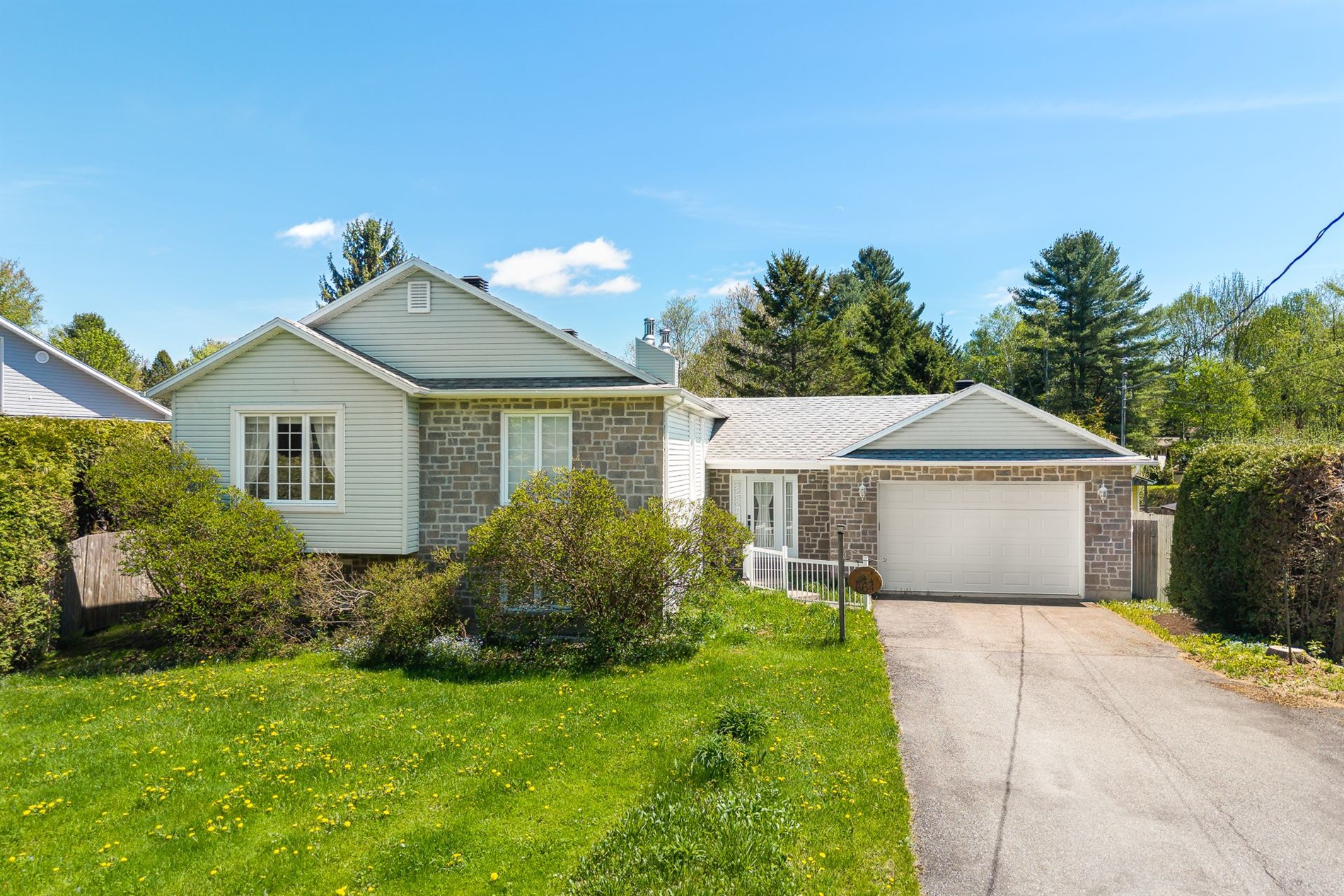664 Av. Stéphane — photo 1