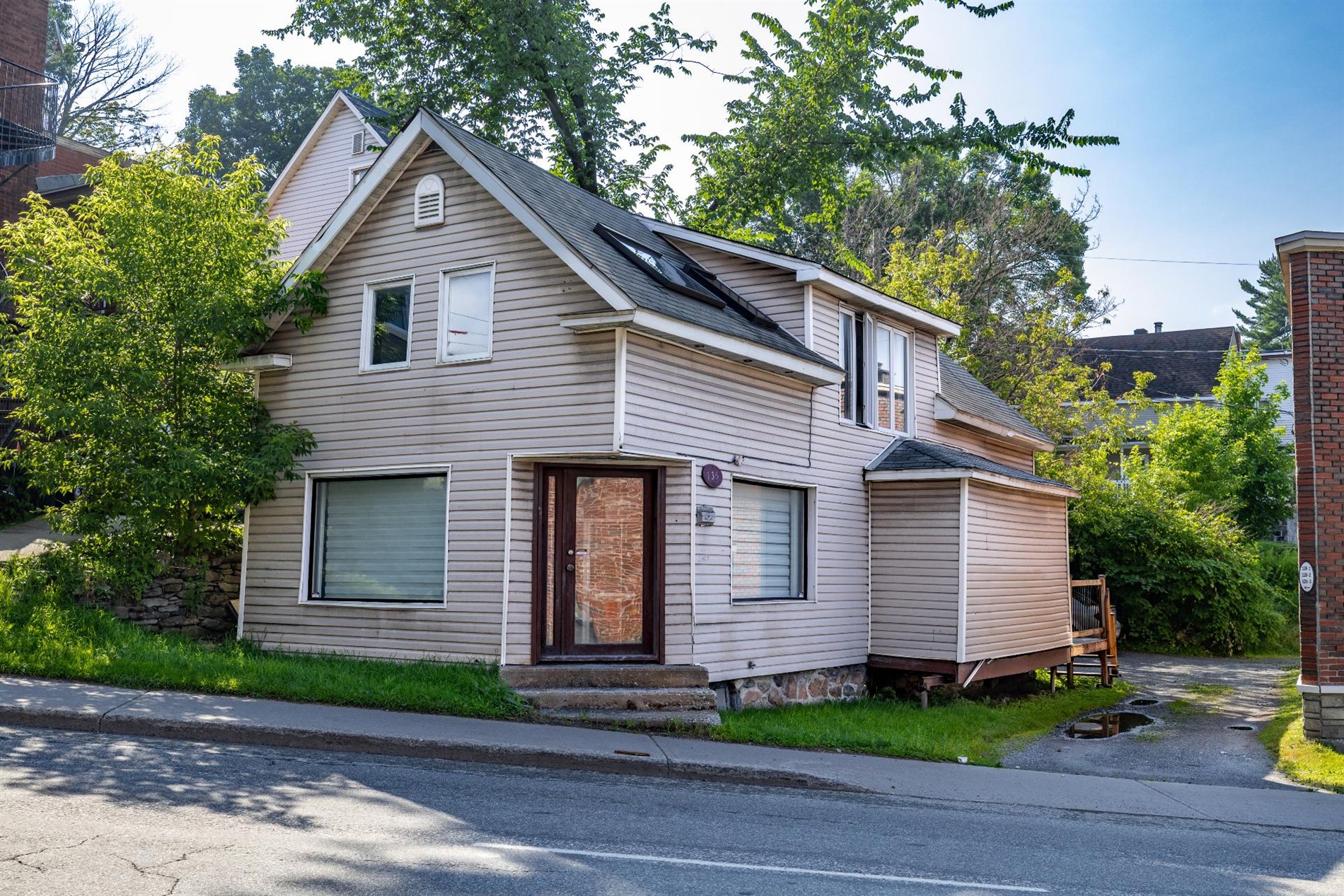 136 Rue King E. — photo 2