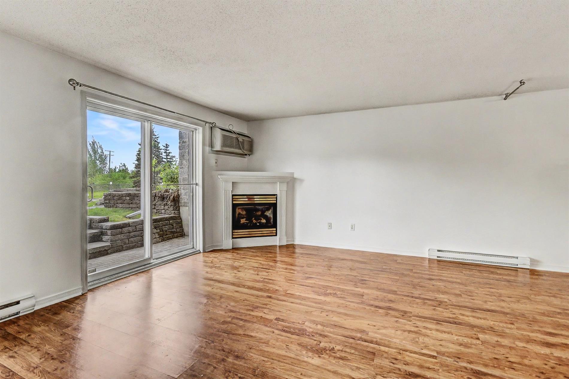 1-317 Rue de la Côte-des-Neiges — photo 3