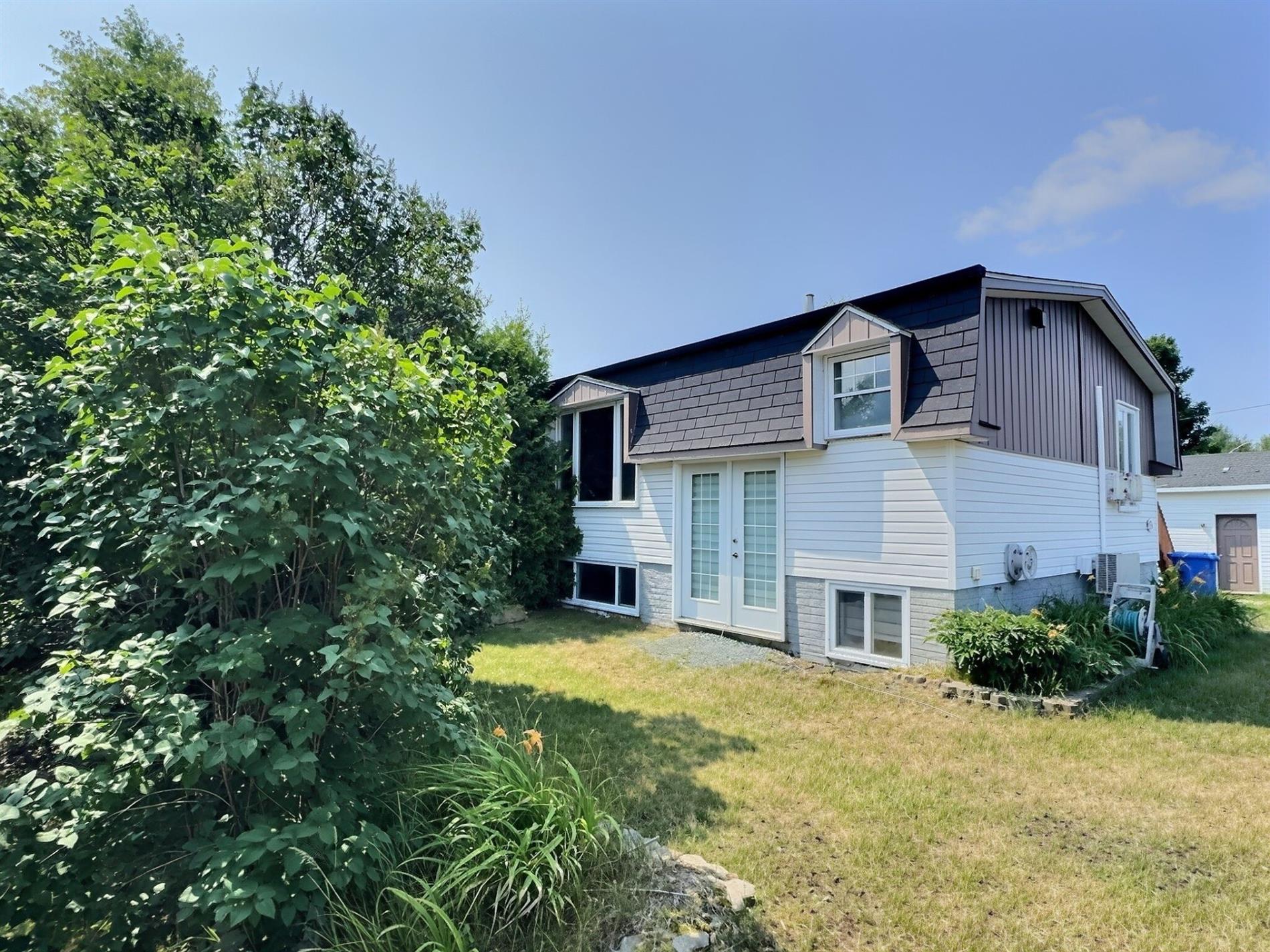 279 Place Tourigny — photo 1