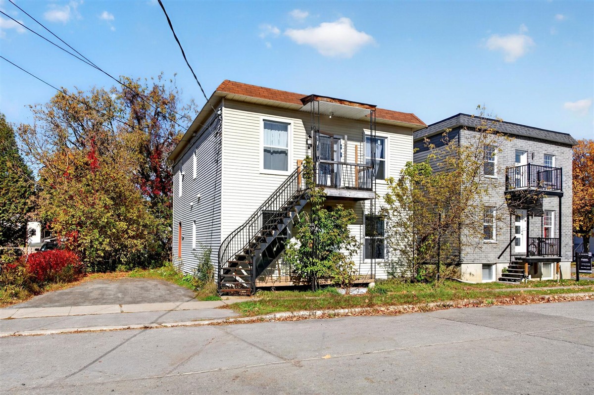 Vue 1 de la propriété réf. 13592358 – 62-64 Rue Charles-Desjardins J7Z 1S1