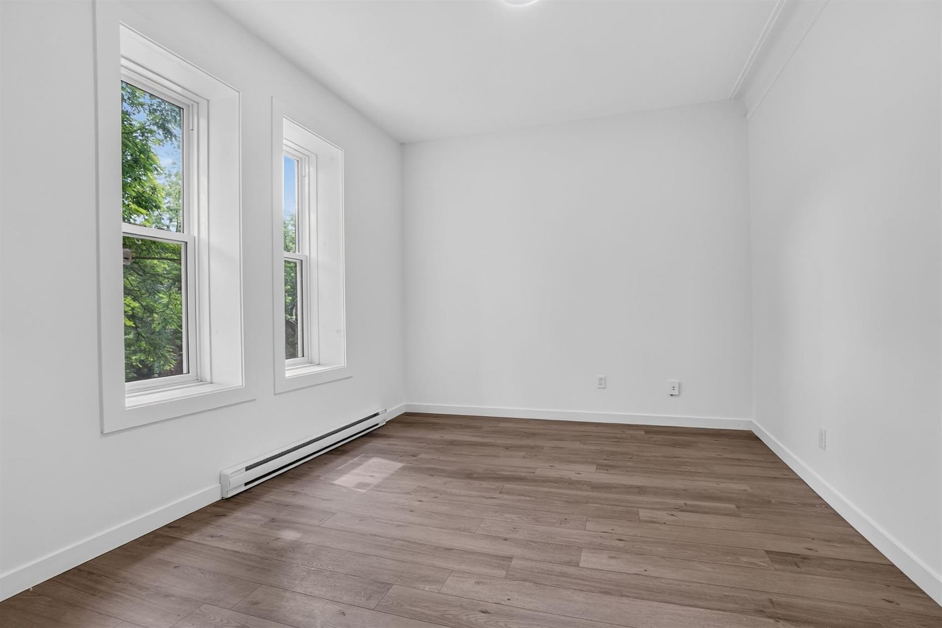 1685-1689 Av. Aird — photo 3