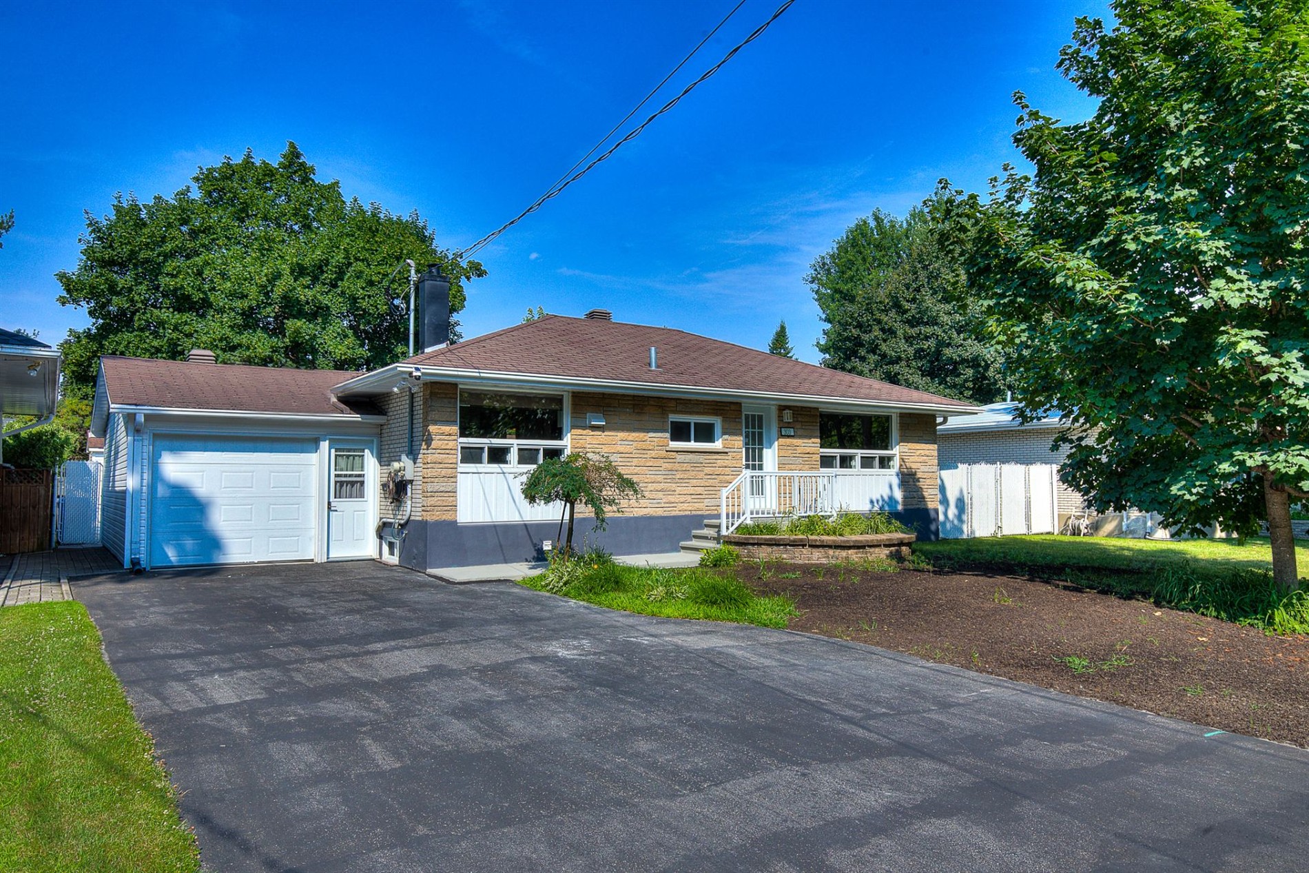 303 Rue Alfred-Crescent — photo 1