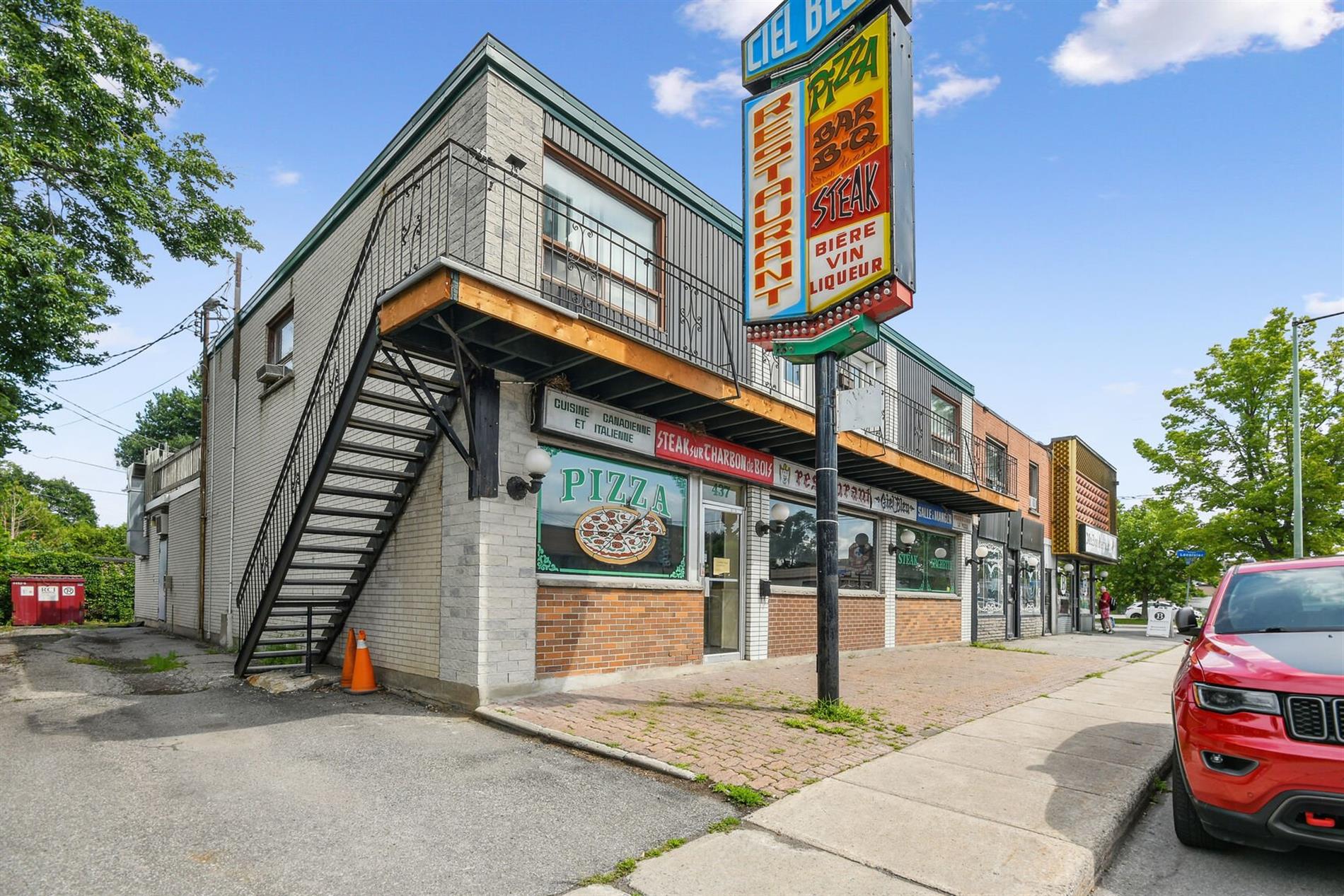 435-439 Boul. Cartier O. — photo 2