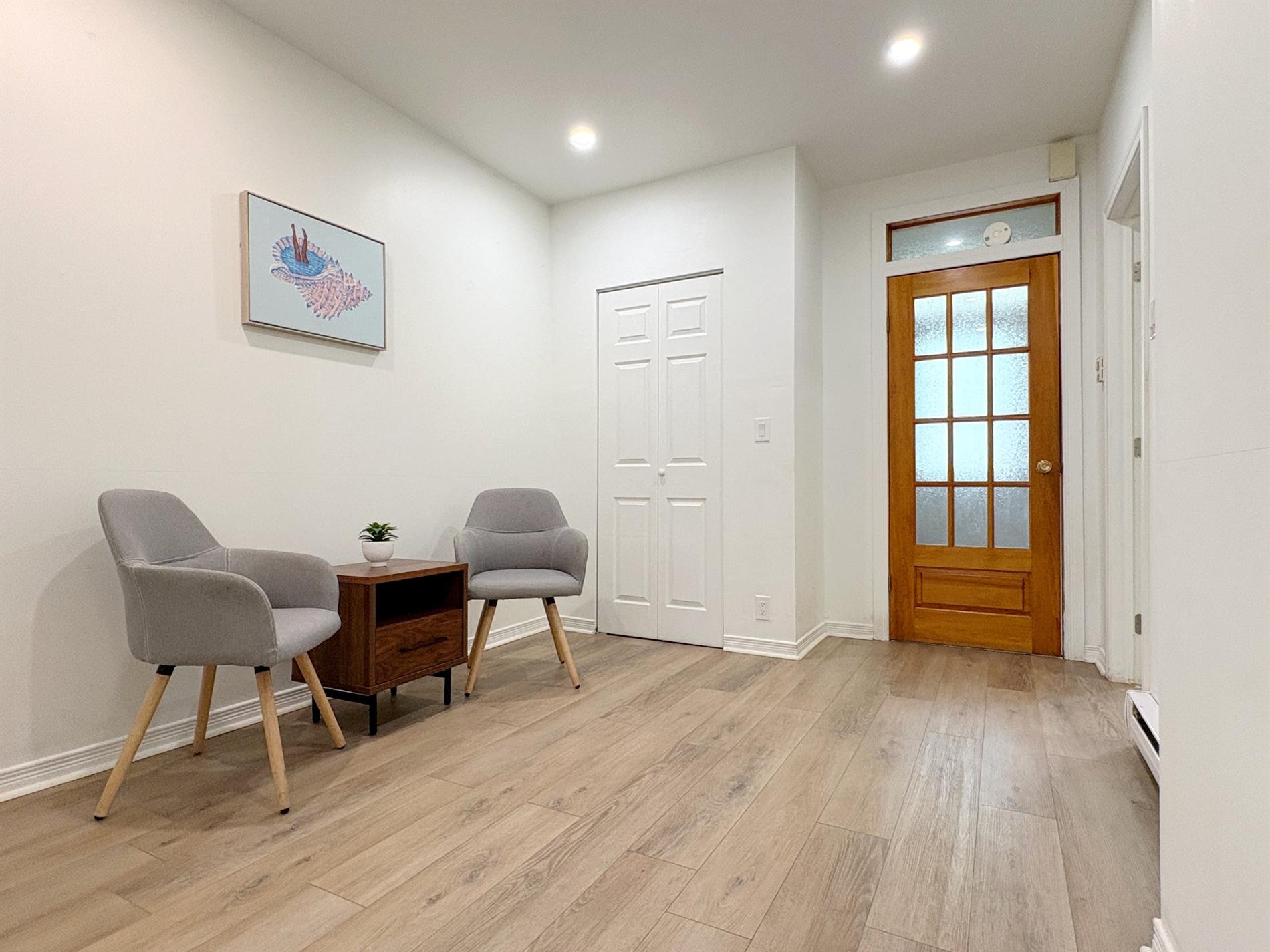 2398 Rue Monsabré — photo 2
