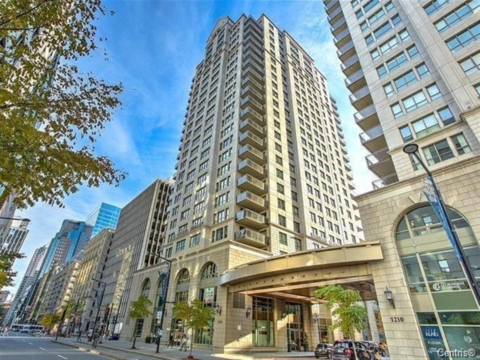 1210 Boul. De Maisonneuve O. — photo 1
