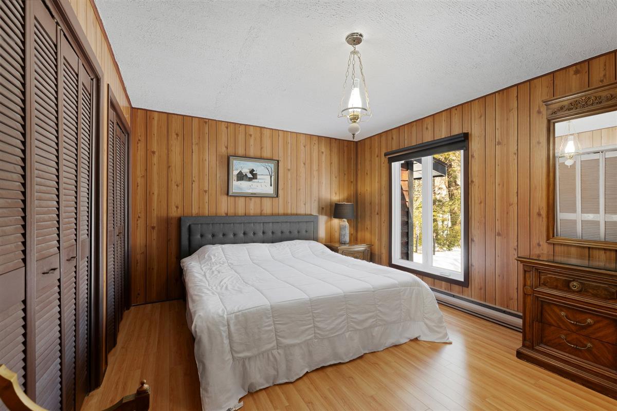 Vue 21 de la propriété réf. 12820780 – 1208 Ch. de Ste-Anne-des-Lacs J0R 1B0