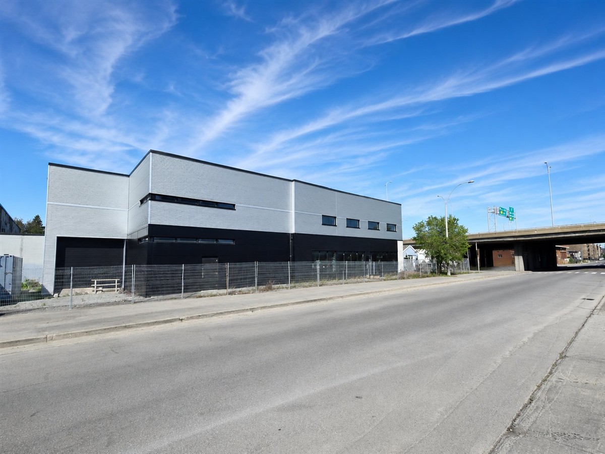 Bâtisse industrielle - 7925 18e Avenue, Montréal (Villeray/Saint-Michel/Parc-Extension)