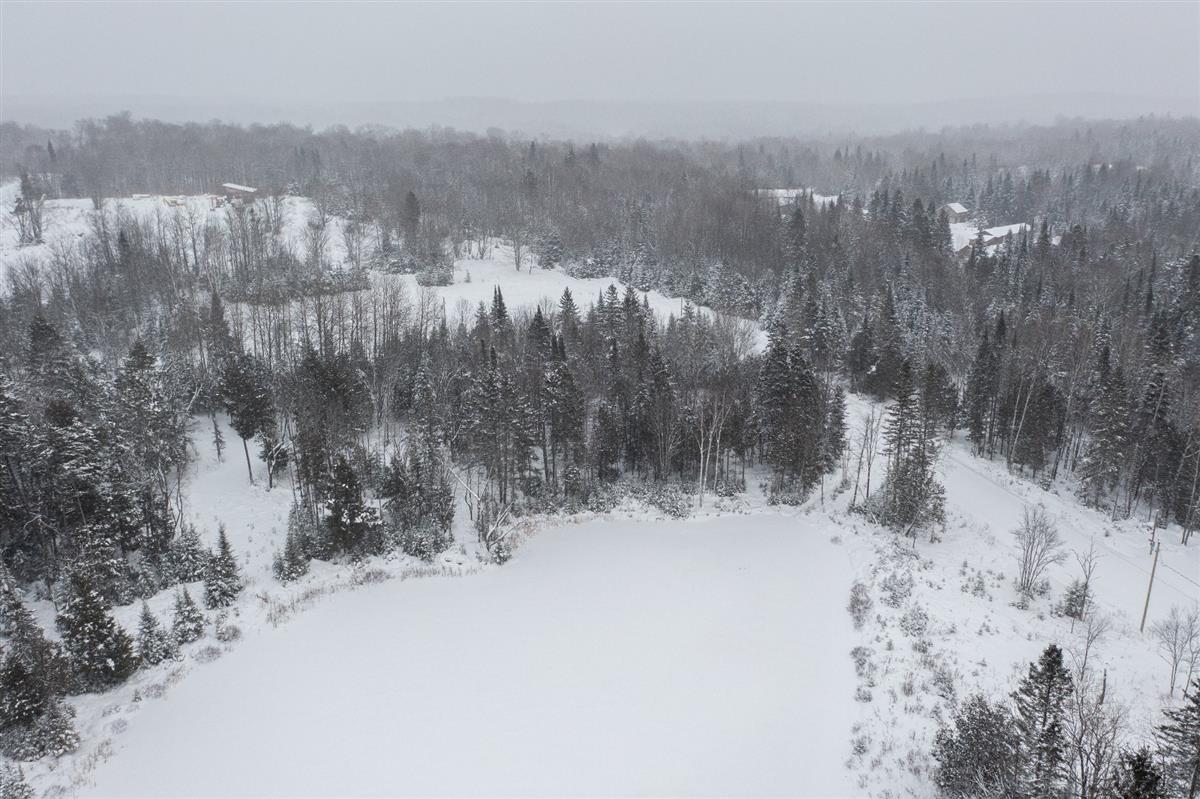 Vue 21 de la propriété réf. 17648921 – Ch. des Versants J0T 1S0