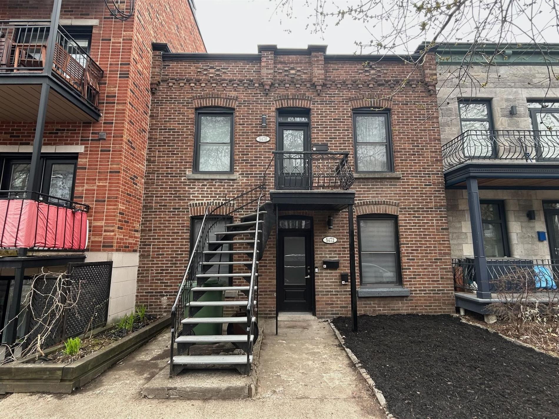 5470-5472 1re Avenue — photo 1