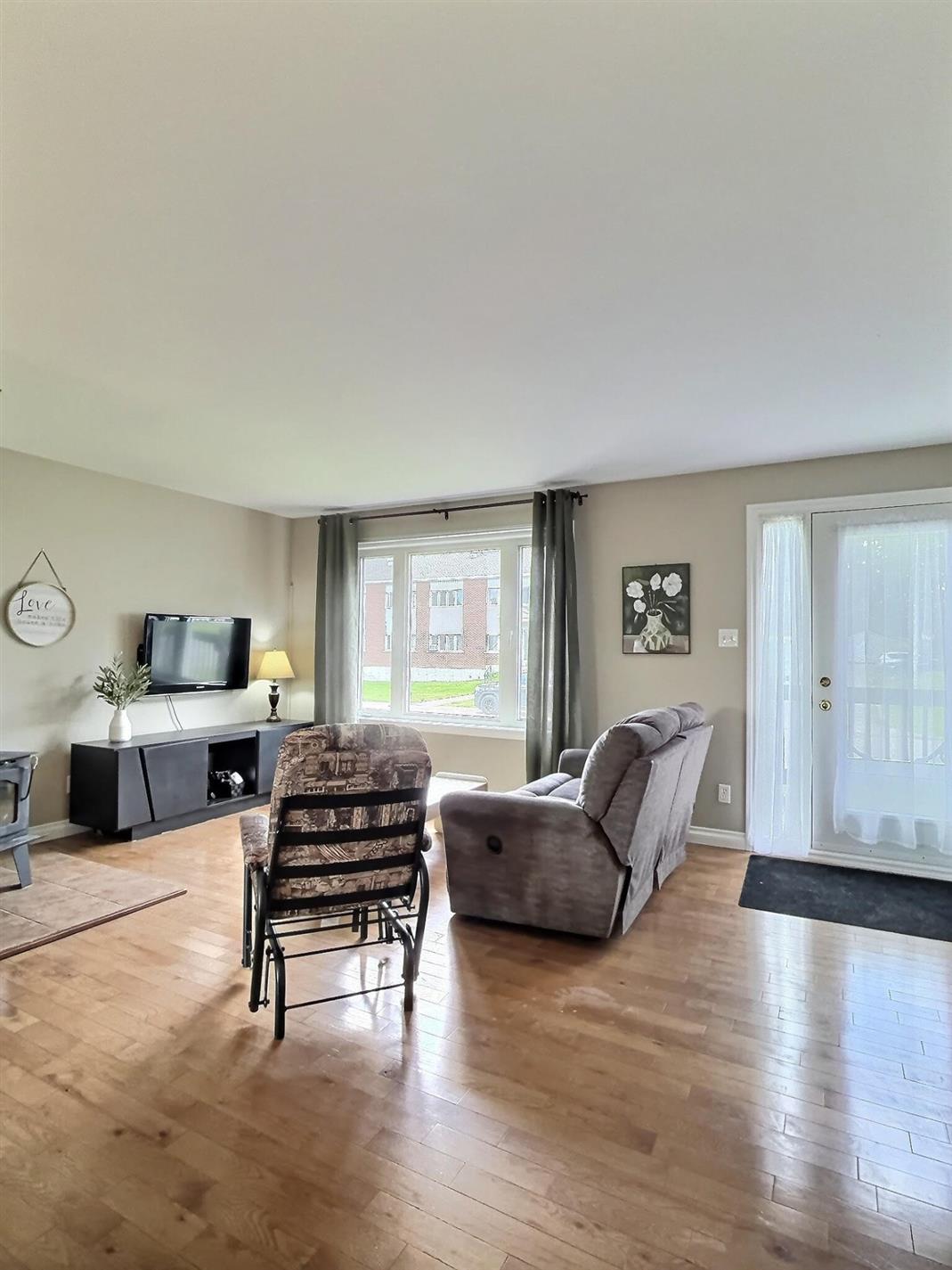4305 Av. Lefebvre — photo 3