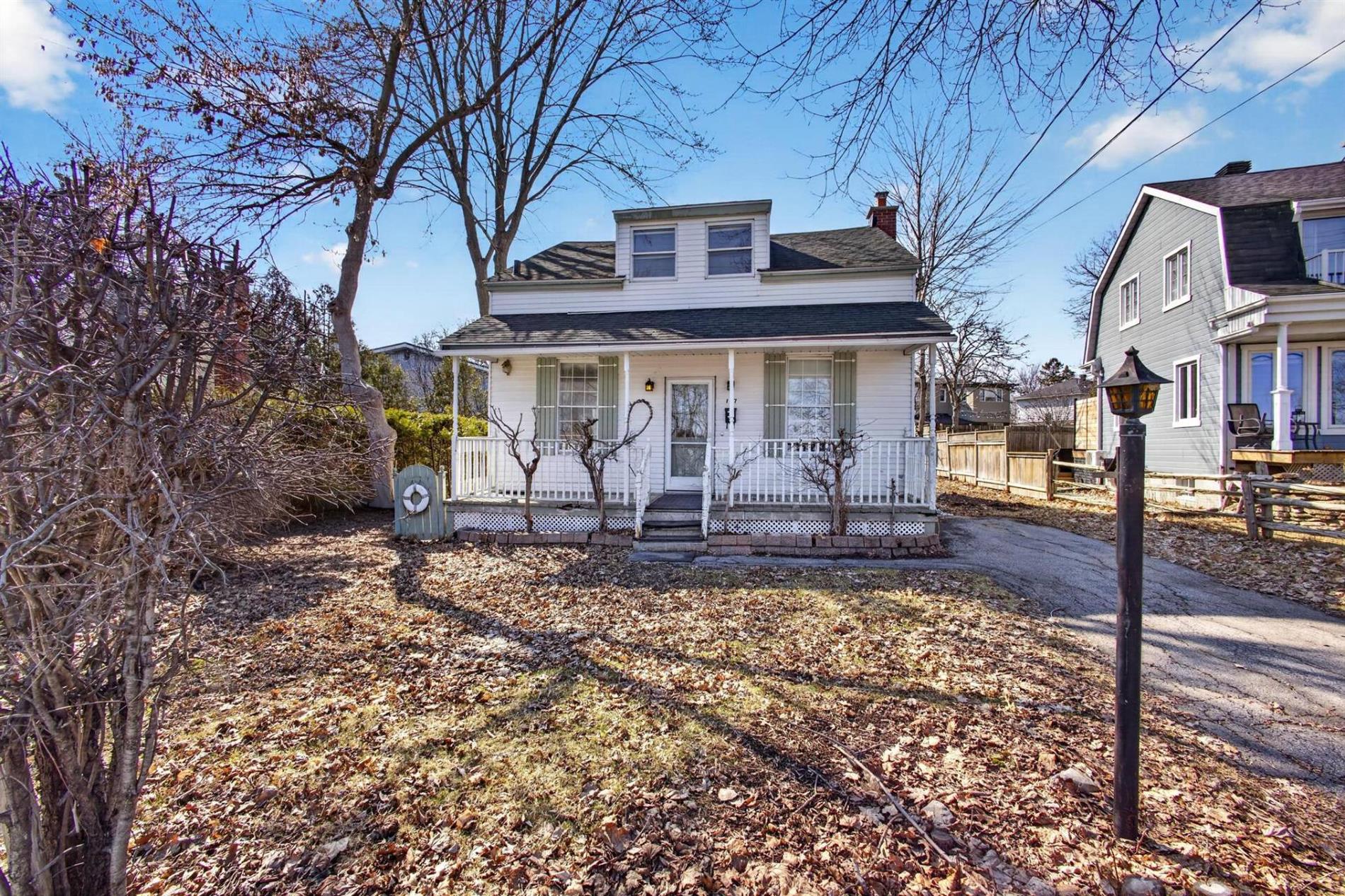 127 Ch. du Bord-du-Lac-Lakeshore — photo 1