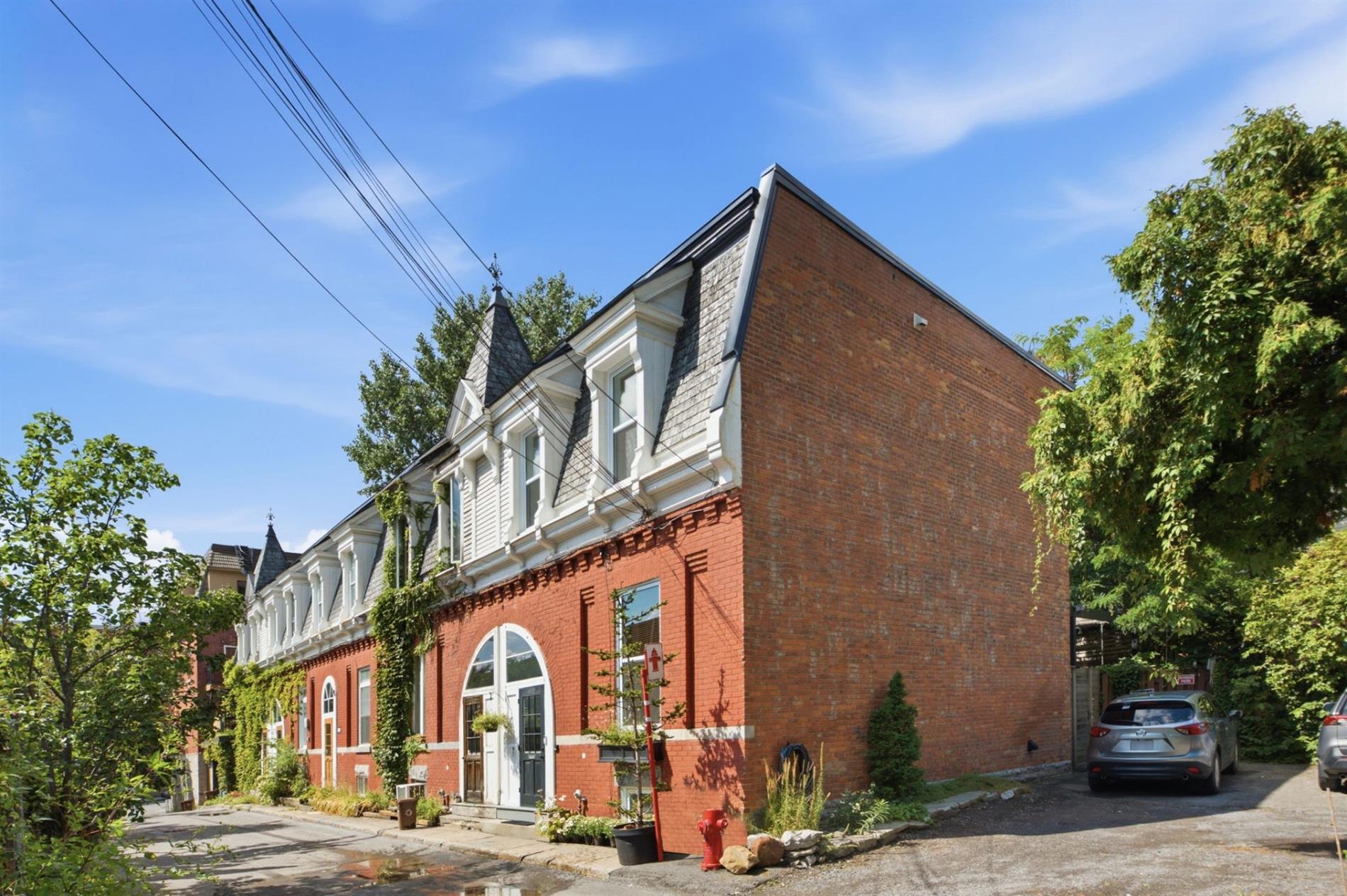 1523 Av. Wrexham — photo 1