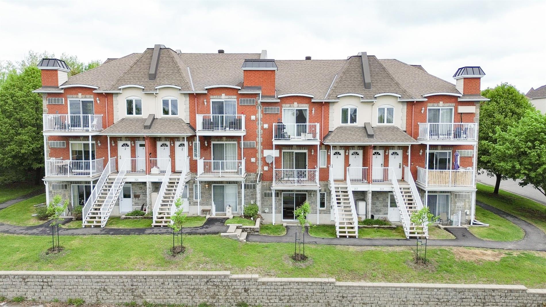 317 Rue de la Côte-des-Neiges — photo 1