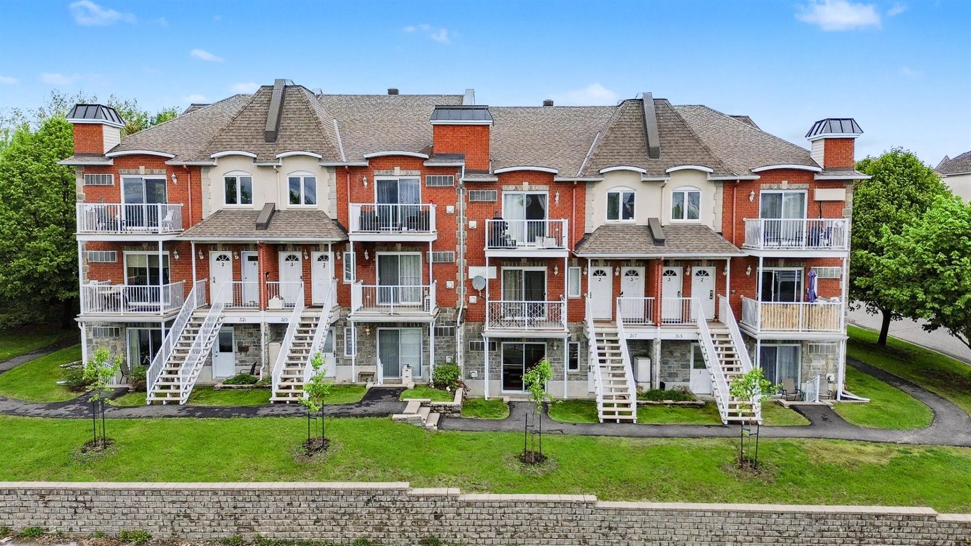 1-317 Rue de la Côte-des-Neiges — photo 1