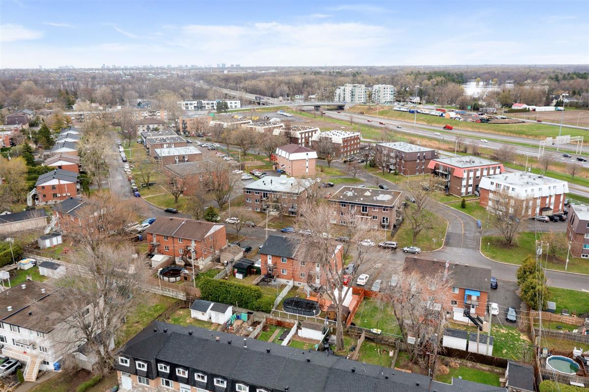 Vue 37 de la propriété réf. 23758572 – 277-279 Rue de Pierrefontaine J7G 1Y1